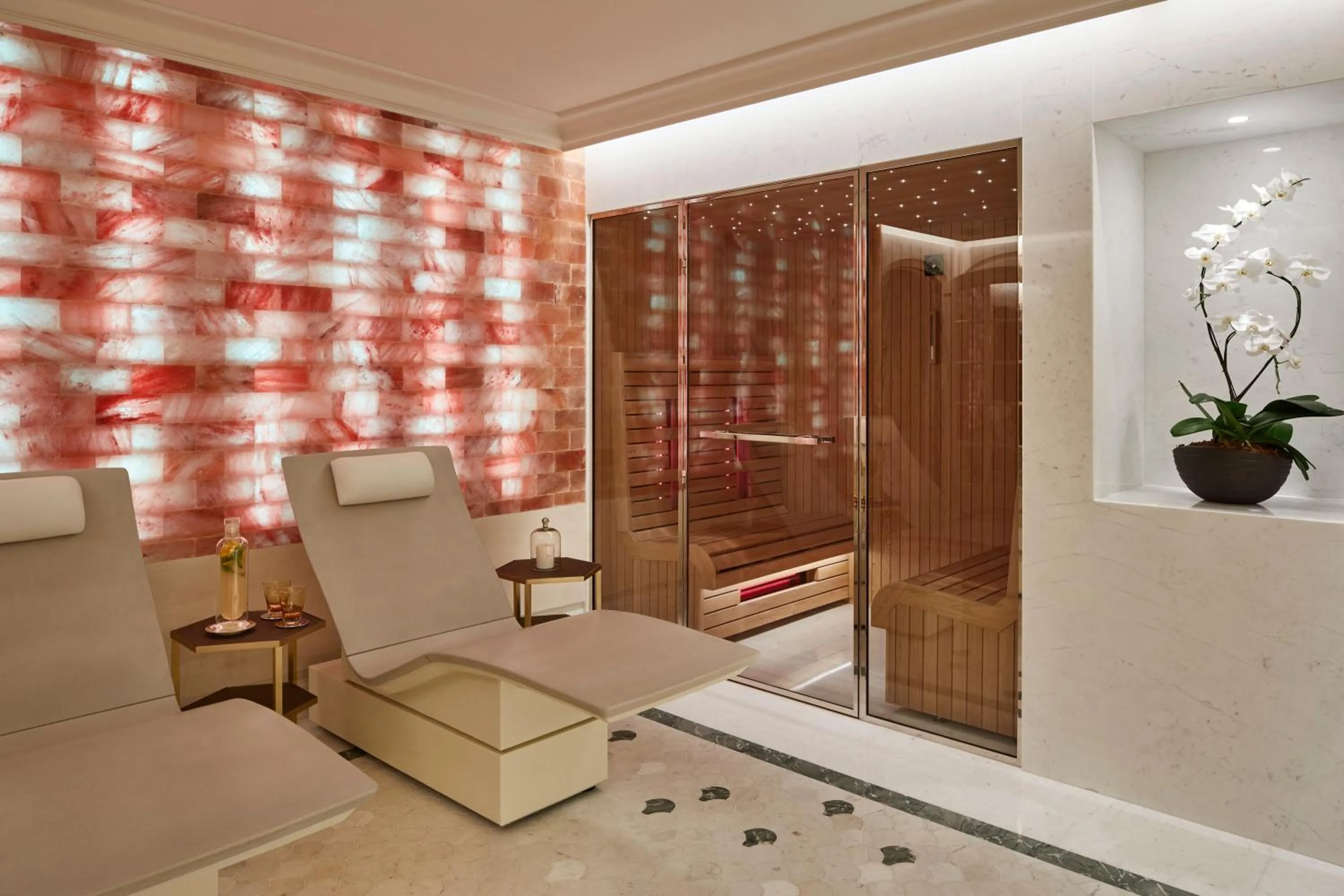 Sauna in Hotel de Crillon