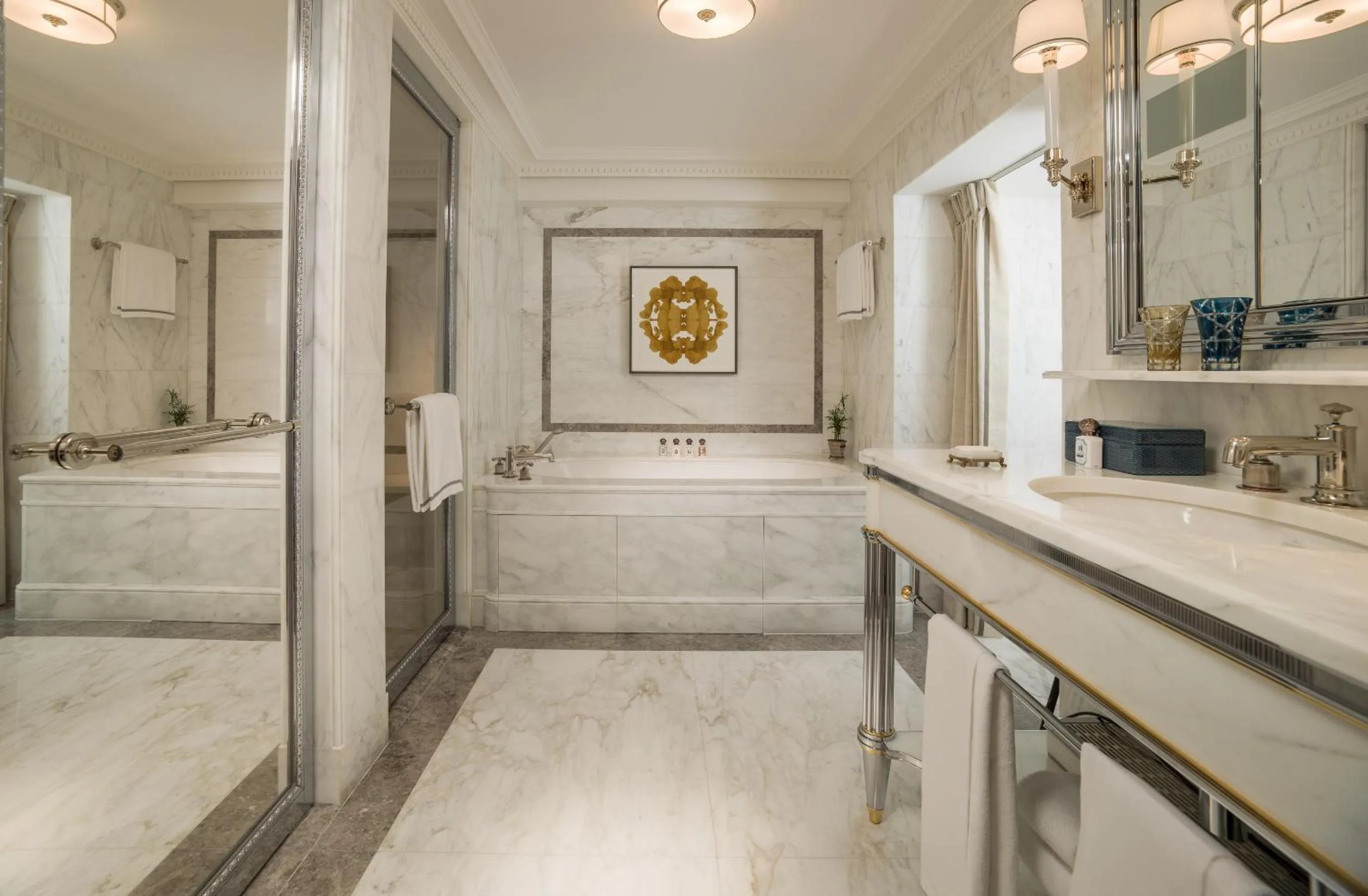 Bathroom in Hotel de Crillon