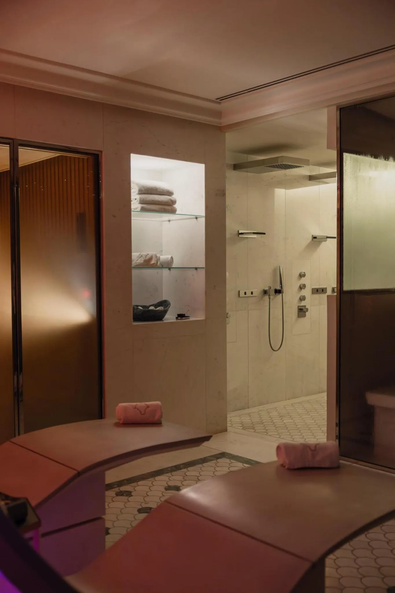 Sauna in Hotel de Crillon
