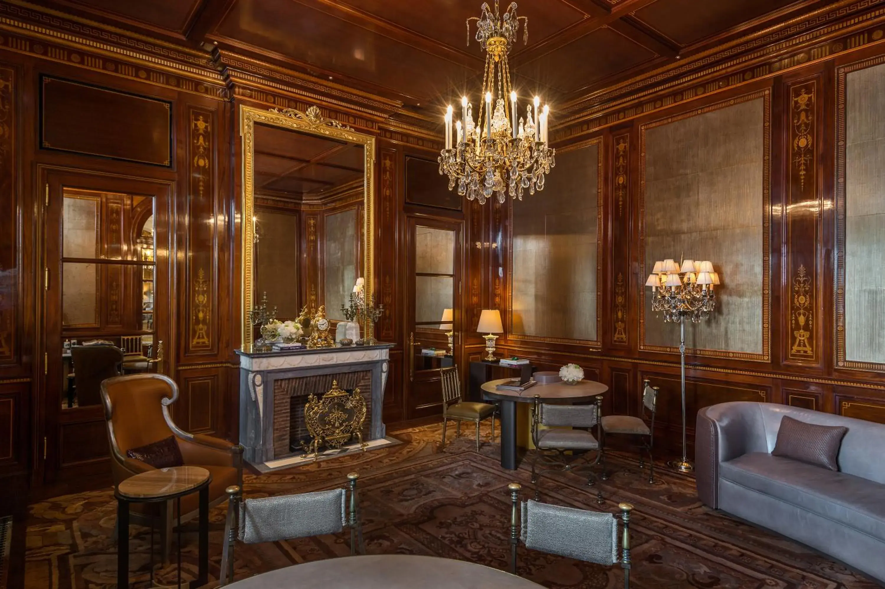 Lobby or reception in Hotel de Crillon Lobby or reception in Hotel de Crillon