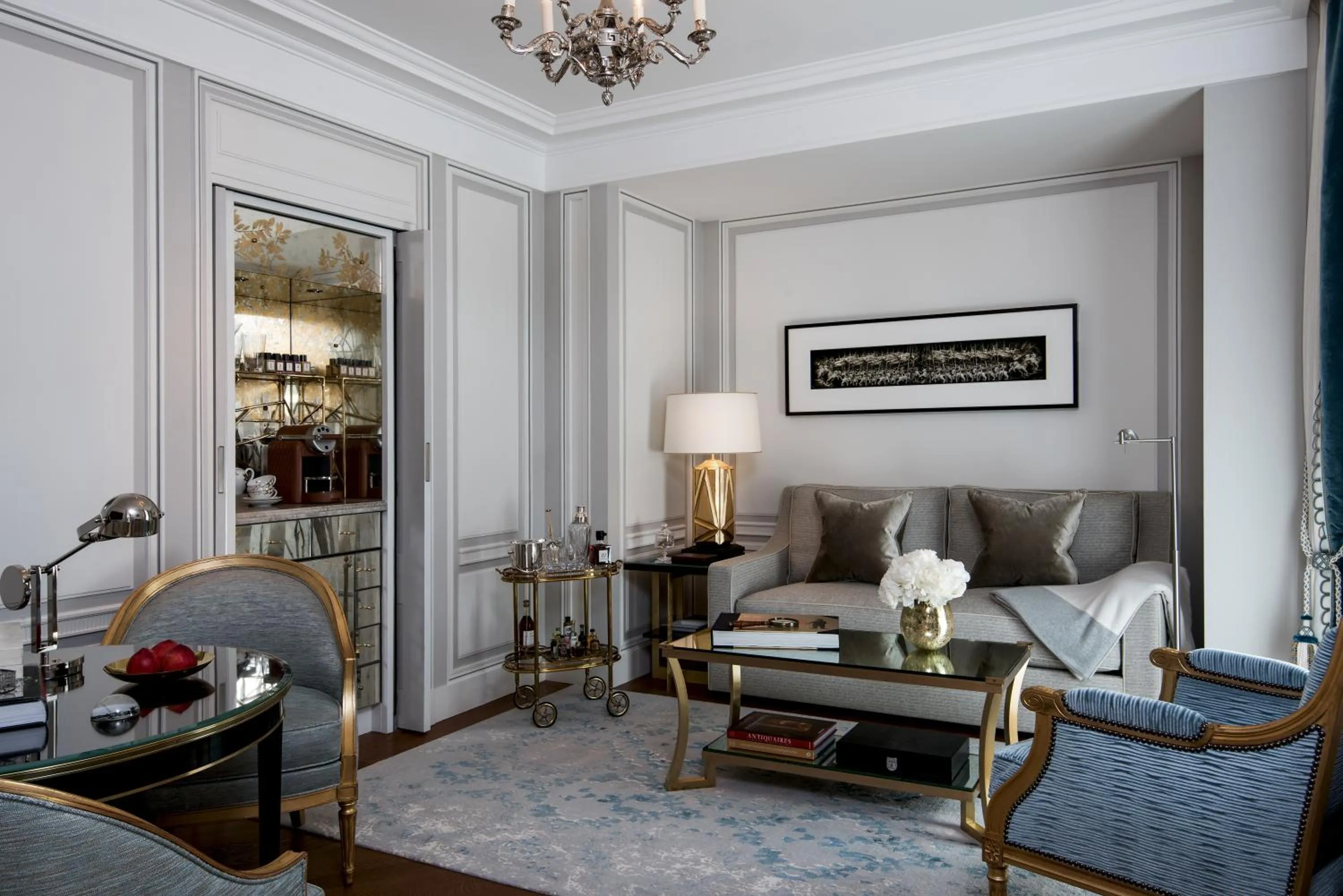Living room in Hotel de Crillon