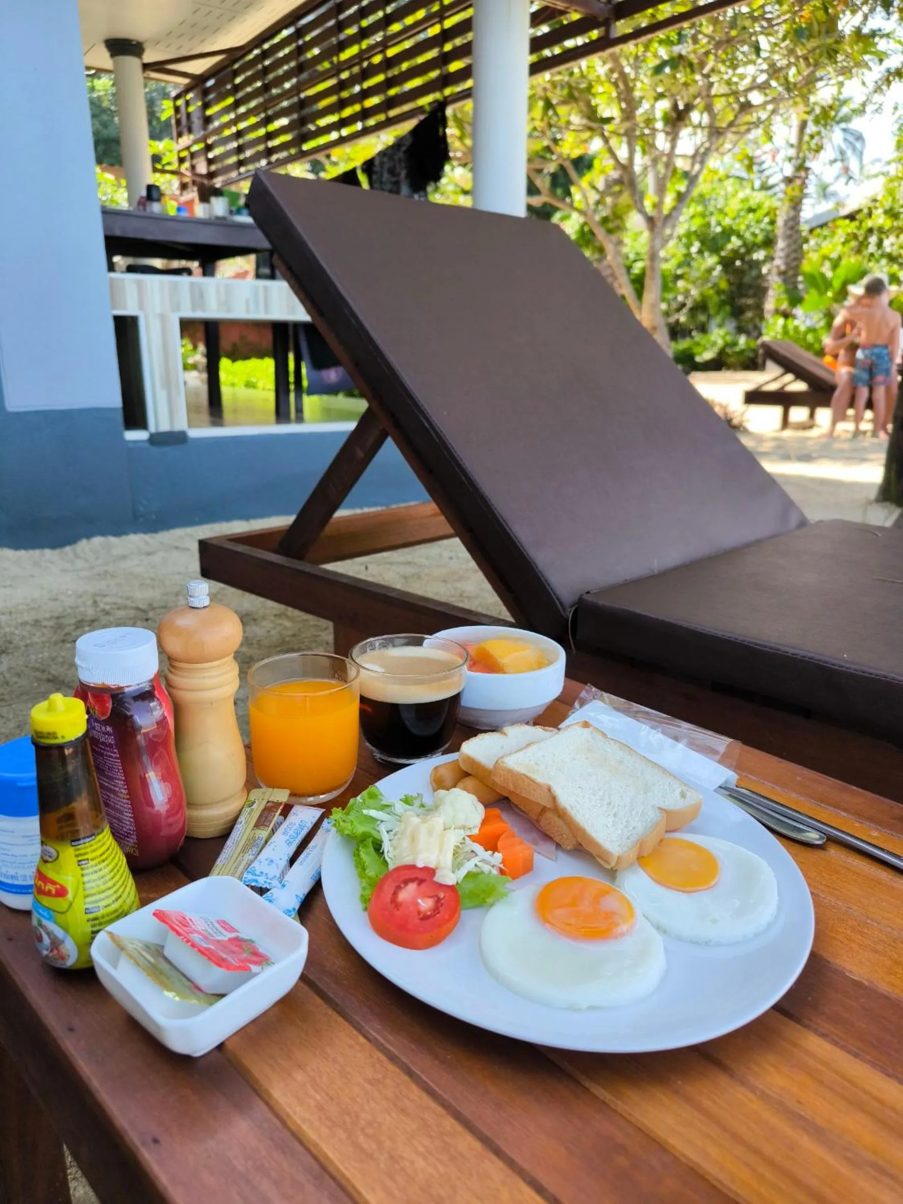 Breakfast in Maenam Villa Hotel