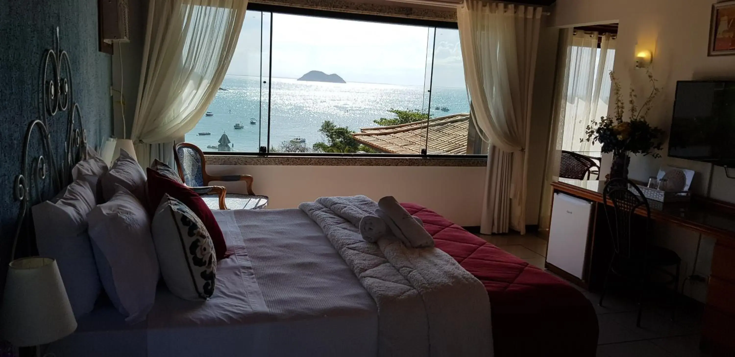 Bed in Coronado Beach Hotel Bed in Coronado Beach Hotel