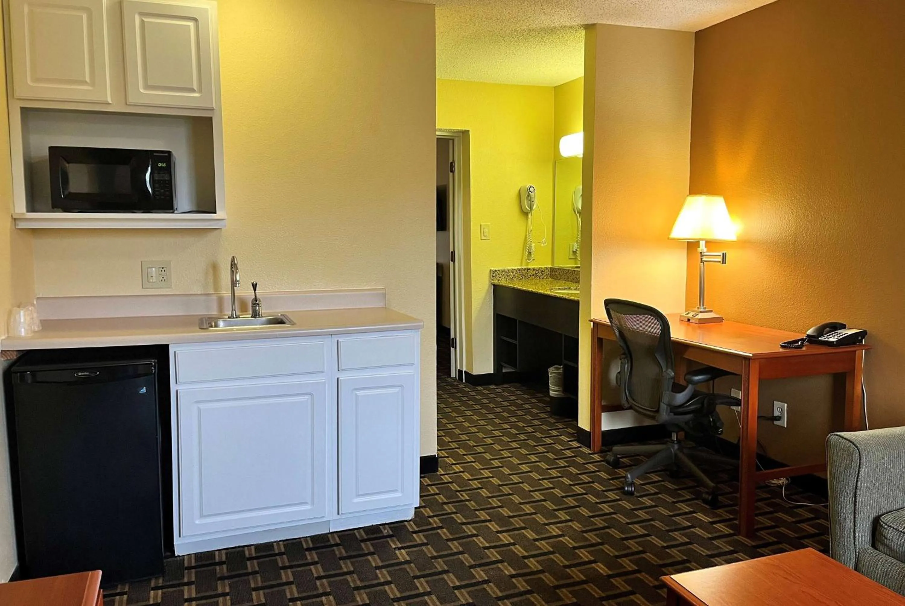 Photo of the whole room in Super 8 by Wyndham Indianapolis/NE/Castleton Area