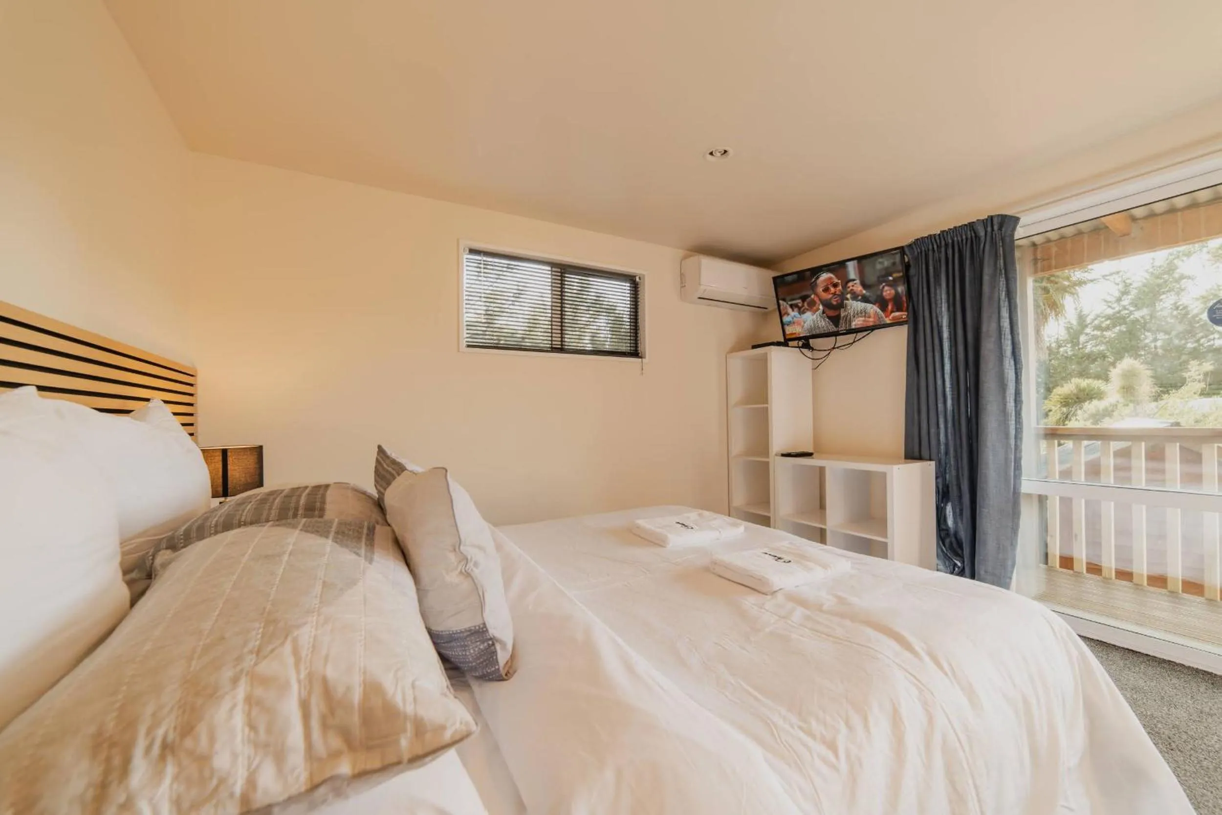 Bed in Lake Tekapo Cottages