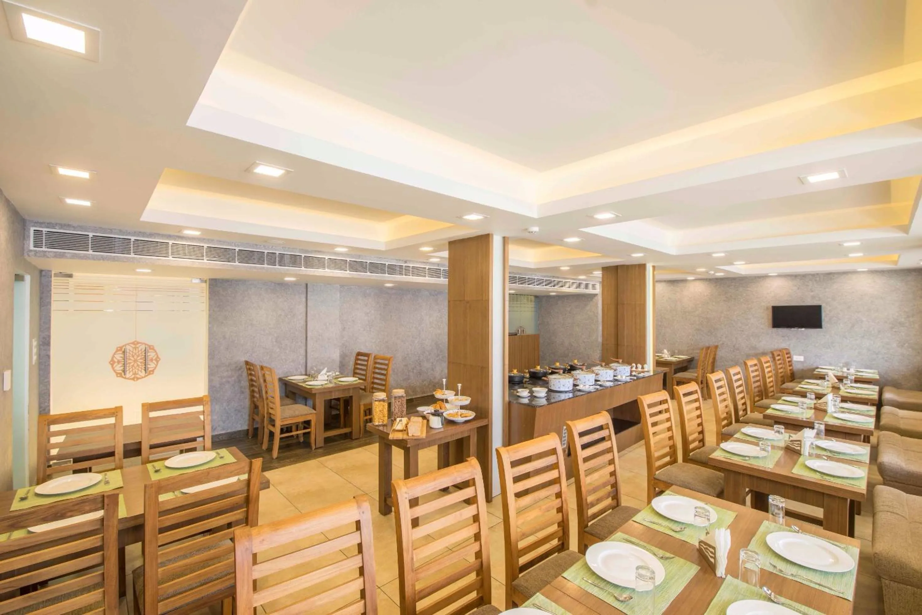 Restaurant/places to eat in Sidra Pristine Hotel and Portico Halls