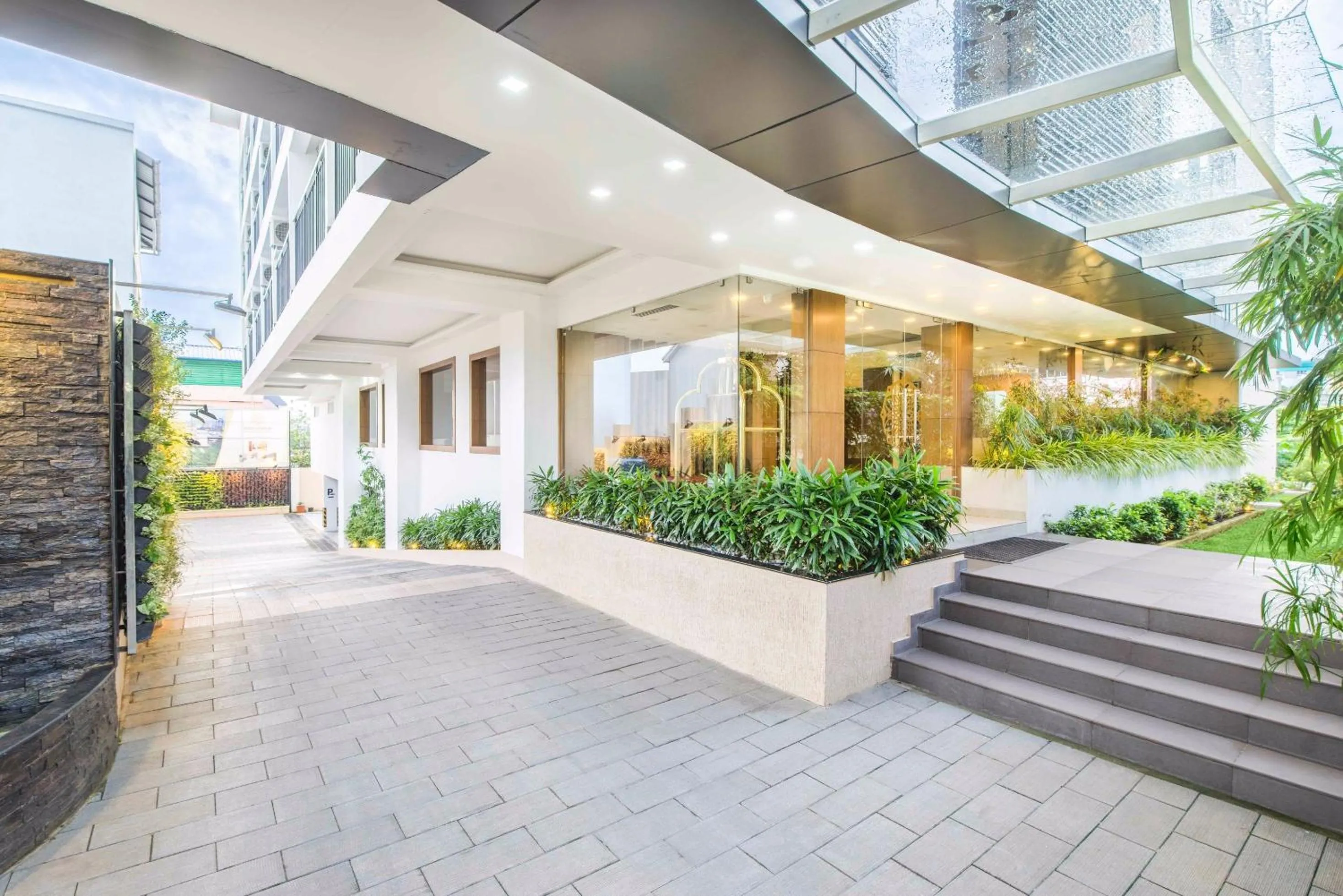 Facade/entrance in Sidra Pristine Hotel and Portico Halls