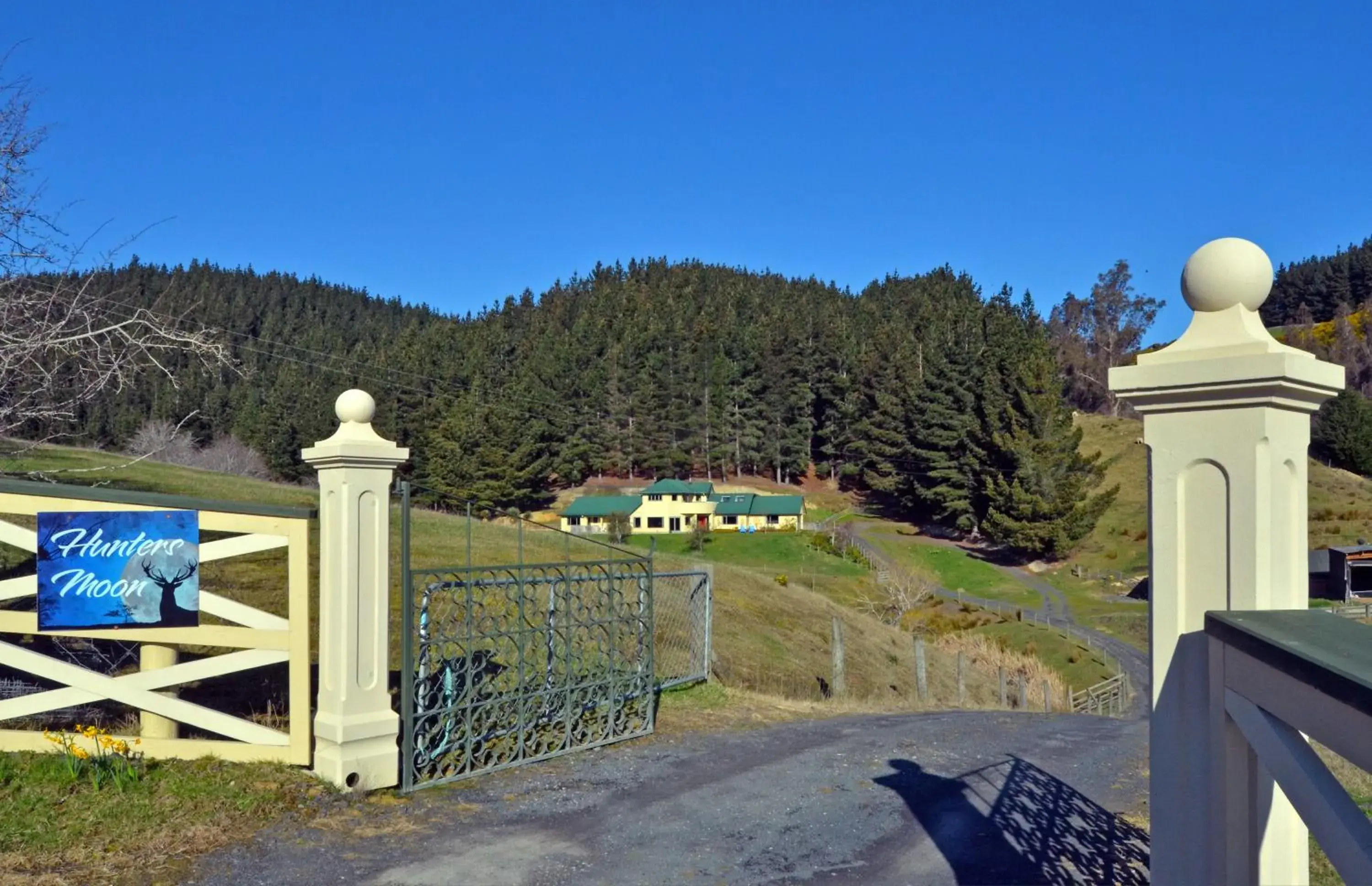 Facade/entrance in Hunters Moon Facade/entrance in Hunters Moon