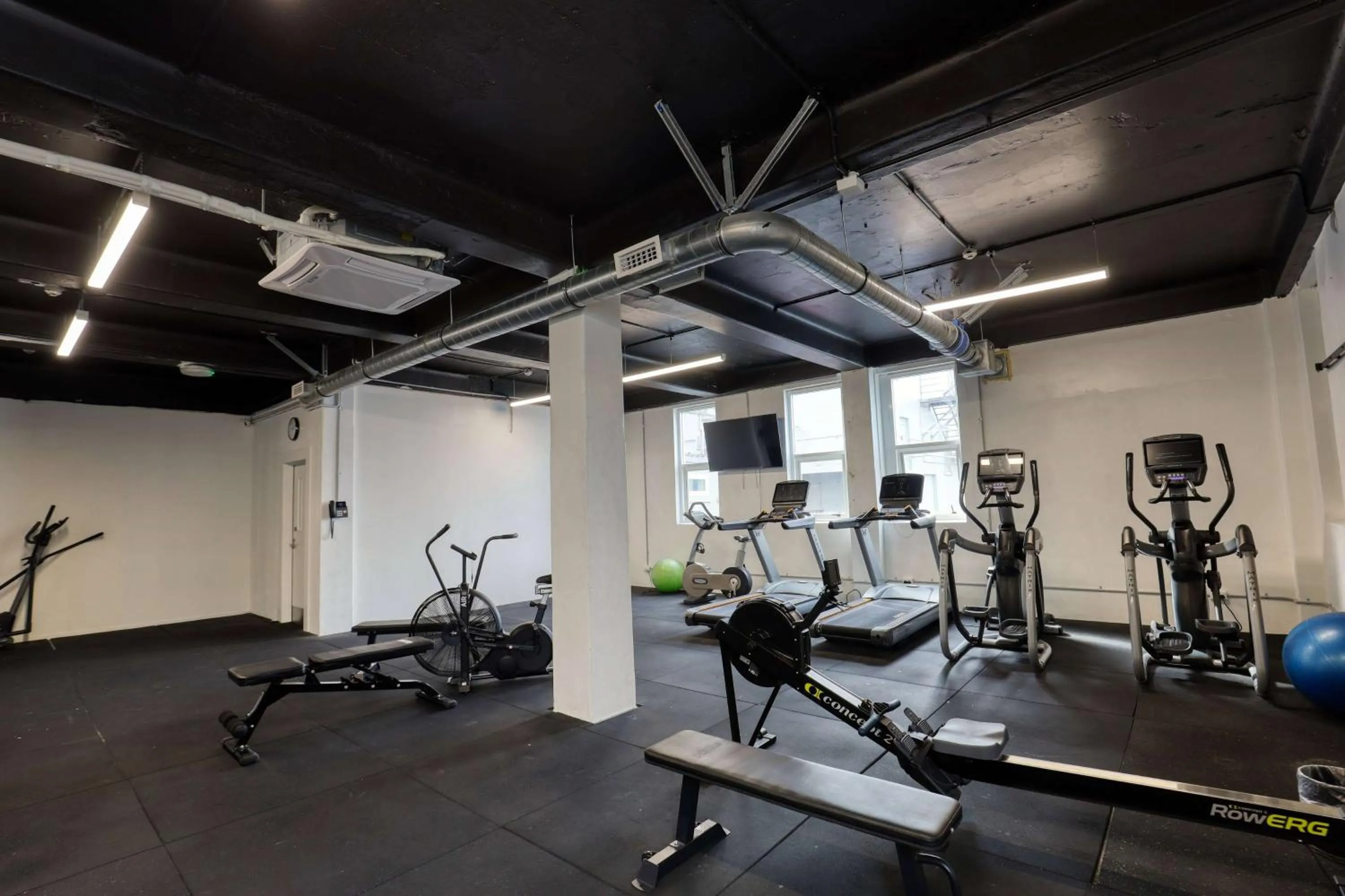 Fitness centre/facilities in Ramada by Wyndham, Hamilton City Center