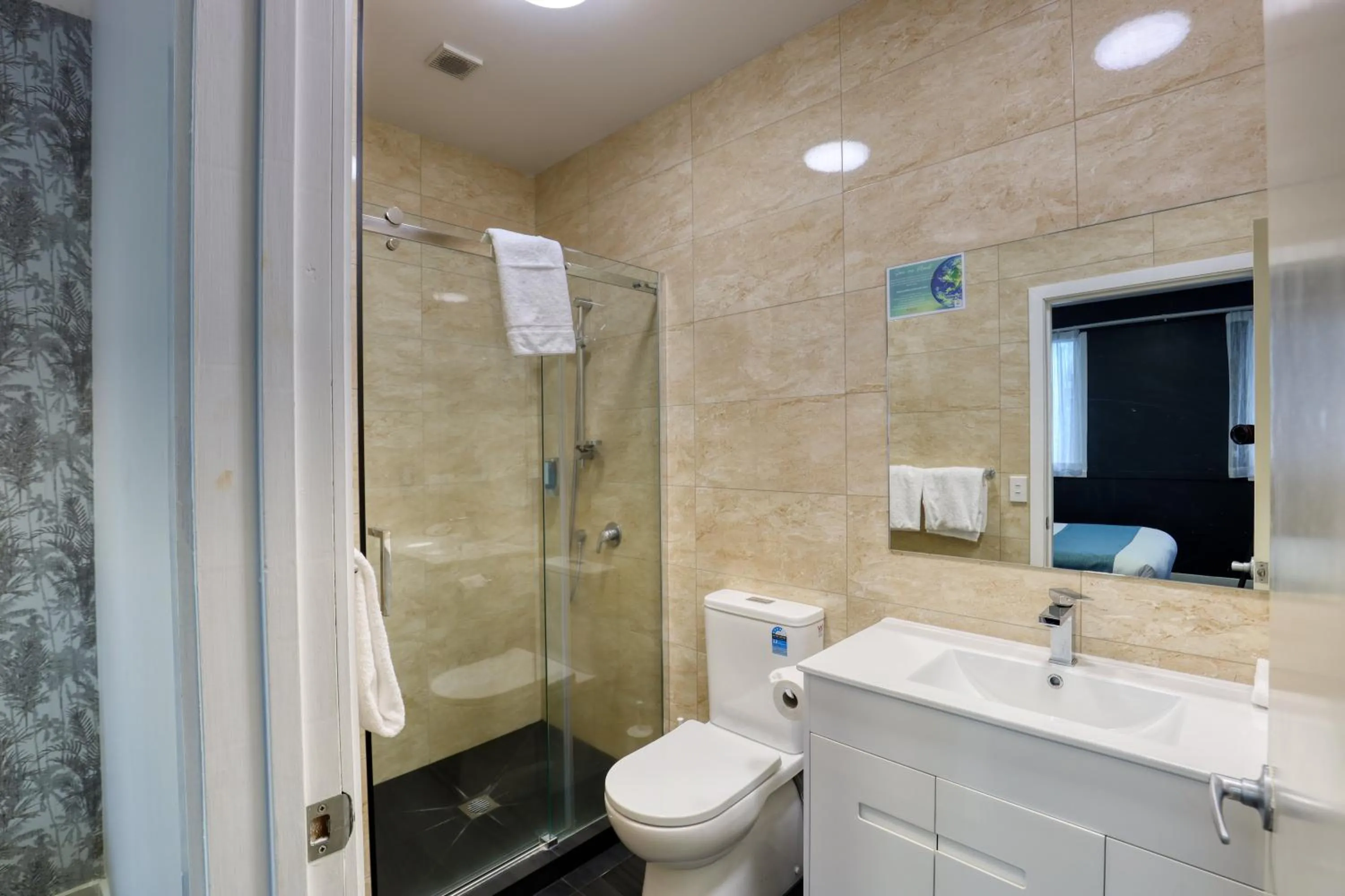 Bathroom in Ramada by Wyndham, Hamilton City Center