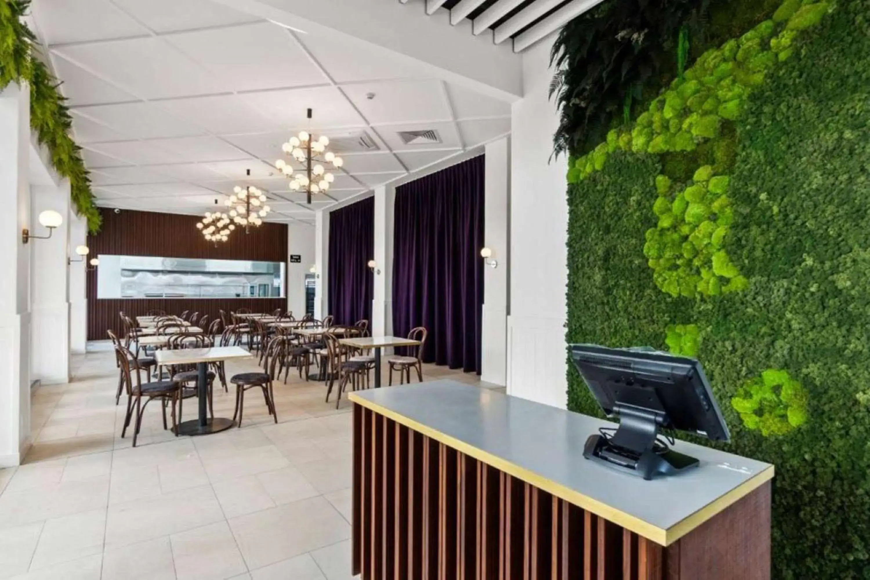 Restaurant/places to eat in Ramada by Wyndham, Hamilton City Center Restaurant/places to eat in Ramada by Wyndham, Hamilton City Center