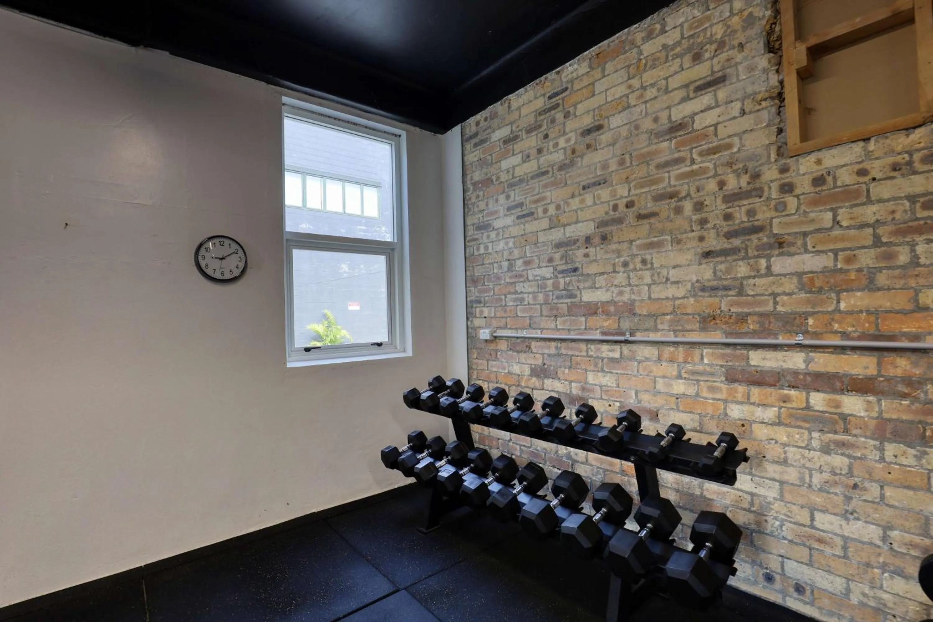 Fitness centre/facilities in Ramada by Wyndham, Hamilton City Center