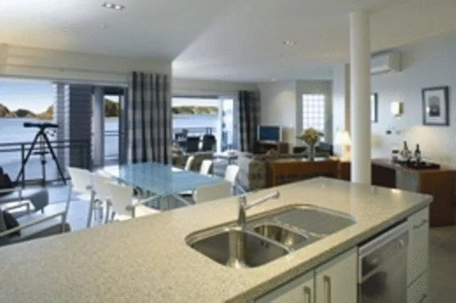 Kitchen or kitchenette in The Waterfront Suites - Heritage Collection