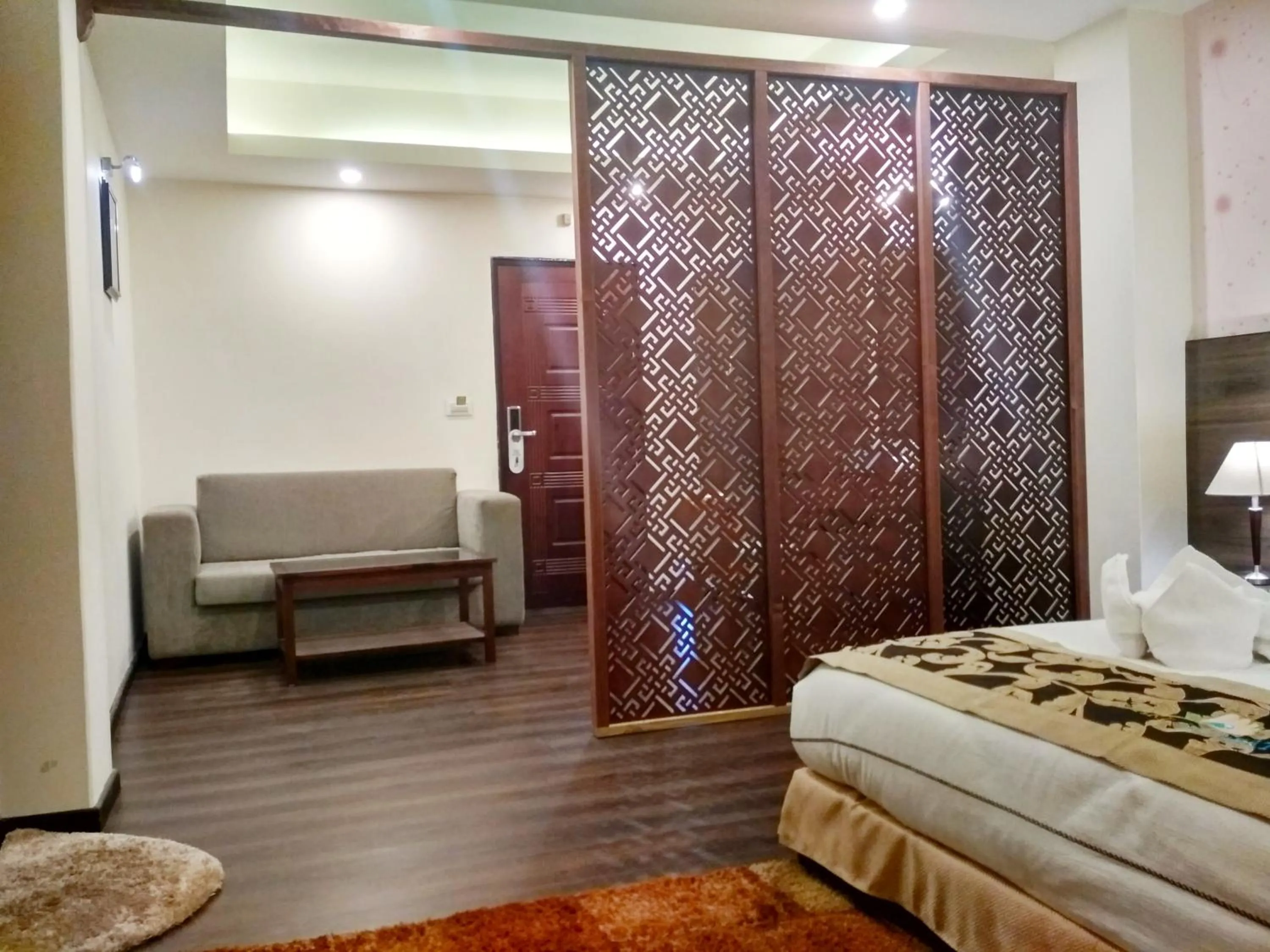 Bed in Pearl Retreat