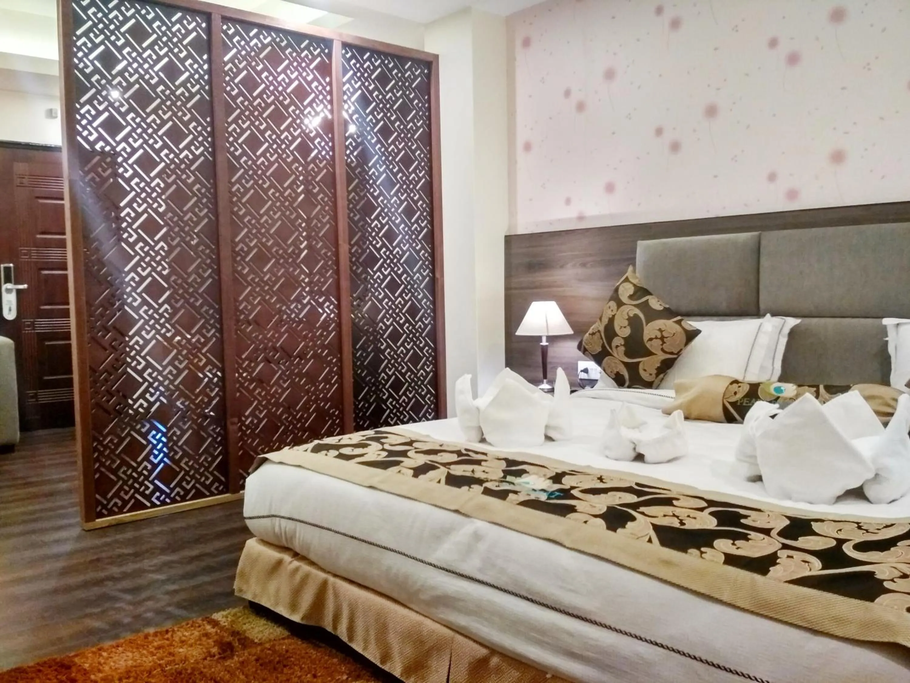 Bed in Pearl Retreat