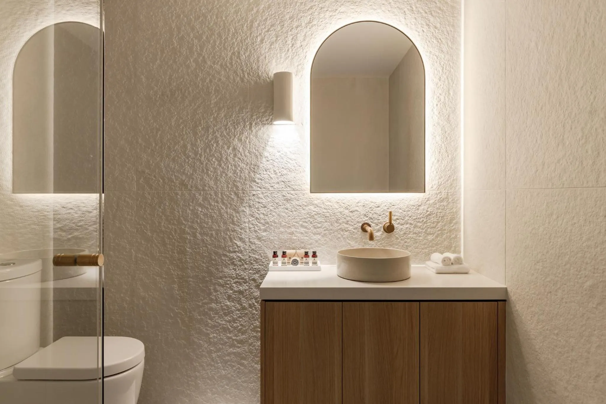 Bathroom in The Lord Byron