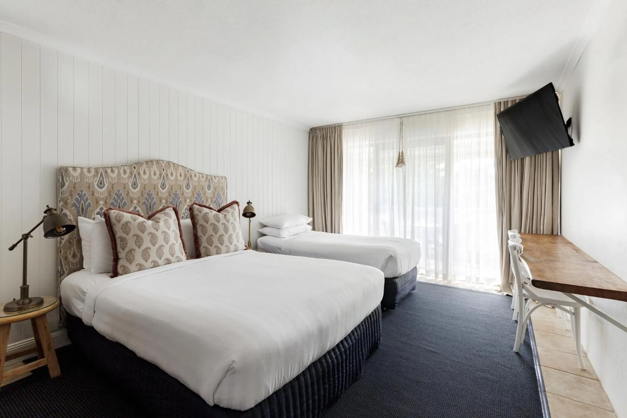 Bedroom, Bed in The Lord Byron