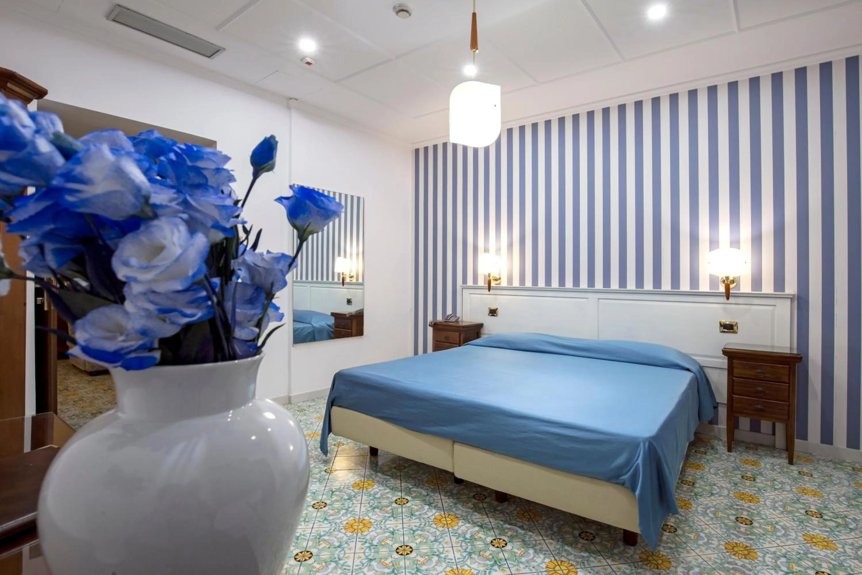 Bedroom, Bed in La Panoramica Hotel