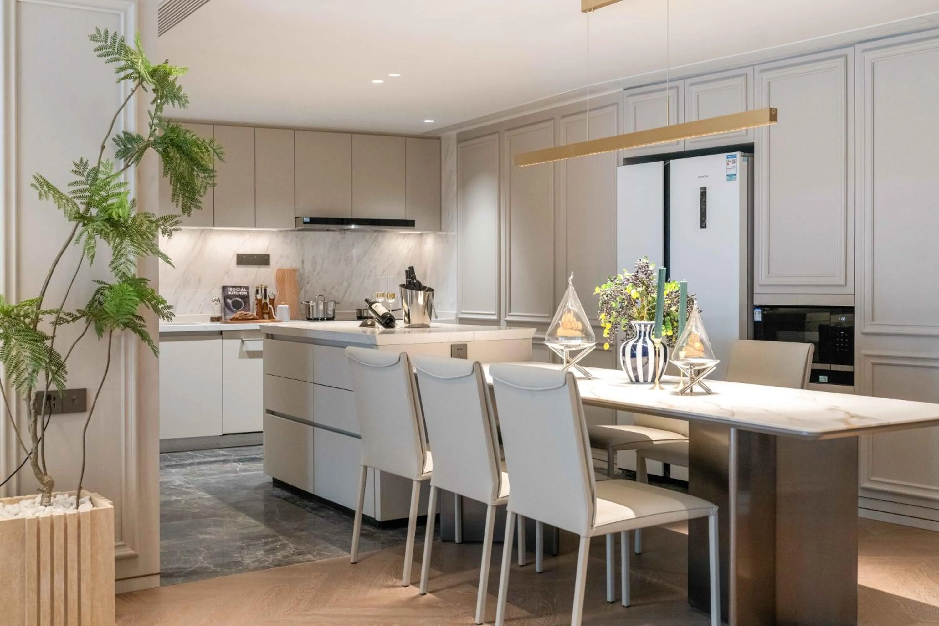 Dining area in CM+ Service Apartment Shenzhen Taige