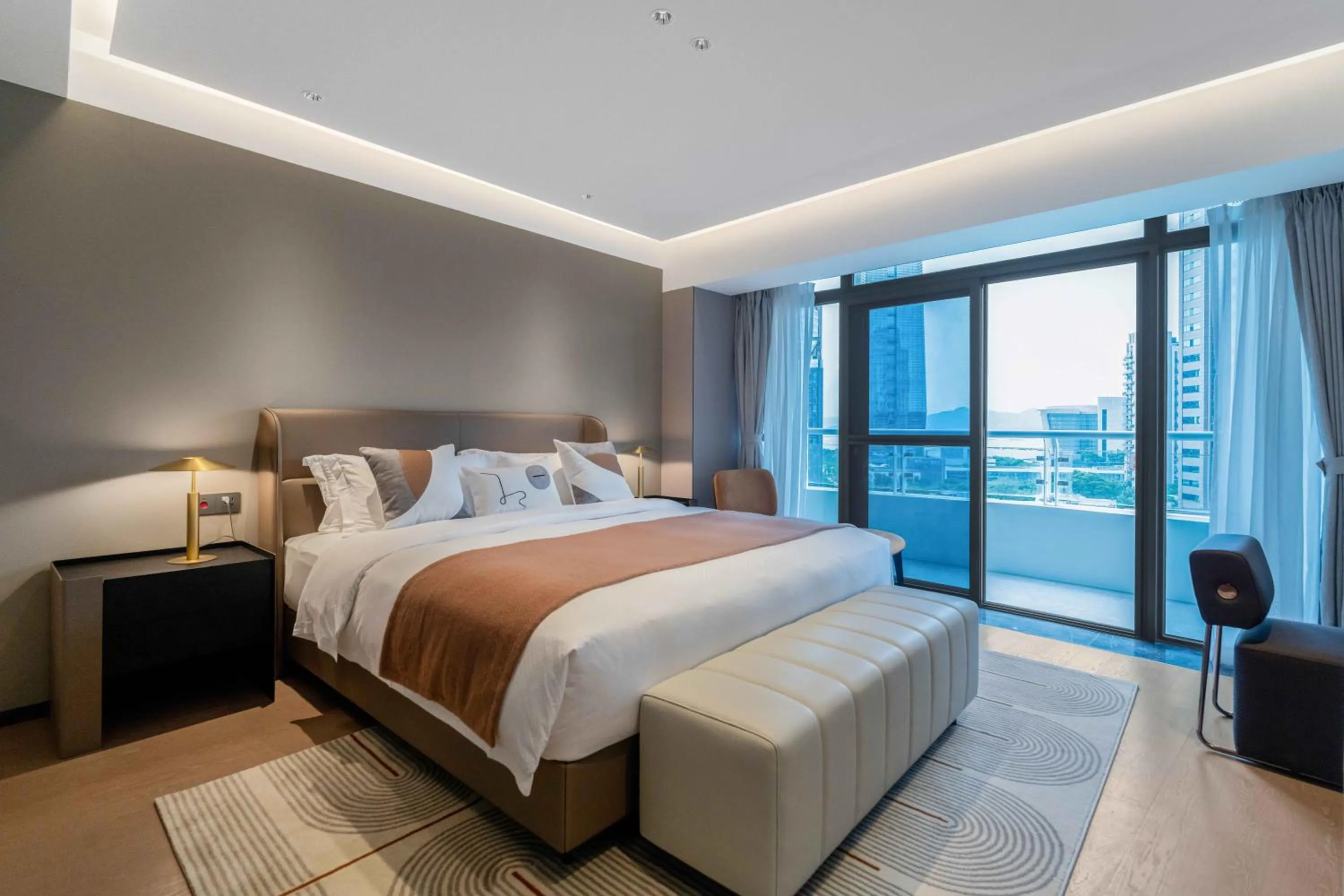 Photo of the whole room, Bed in CM+ Service Apartment Shenzhen Taige