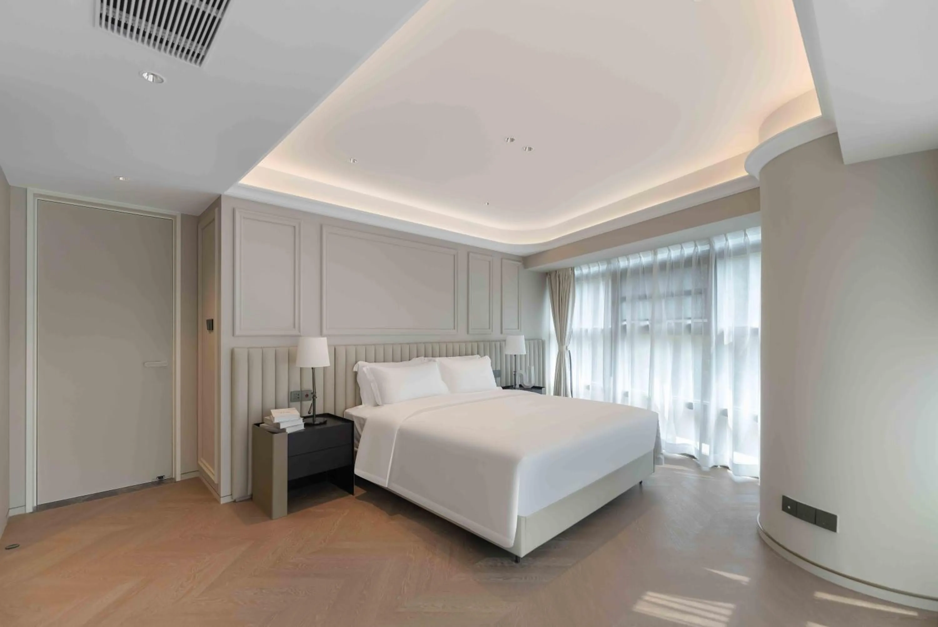 Photo of the whole room, Bed in CM+ Service Apartment Shenzhen Taige