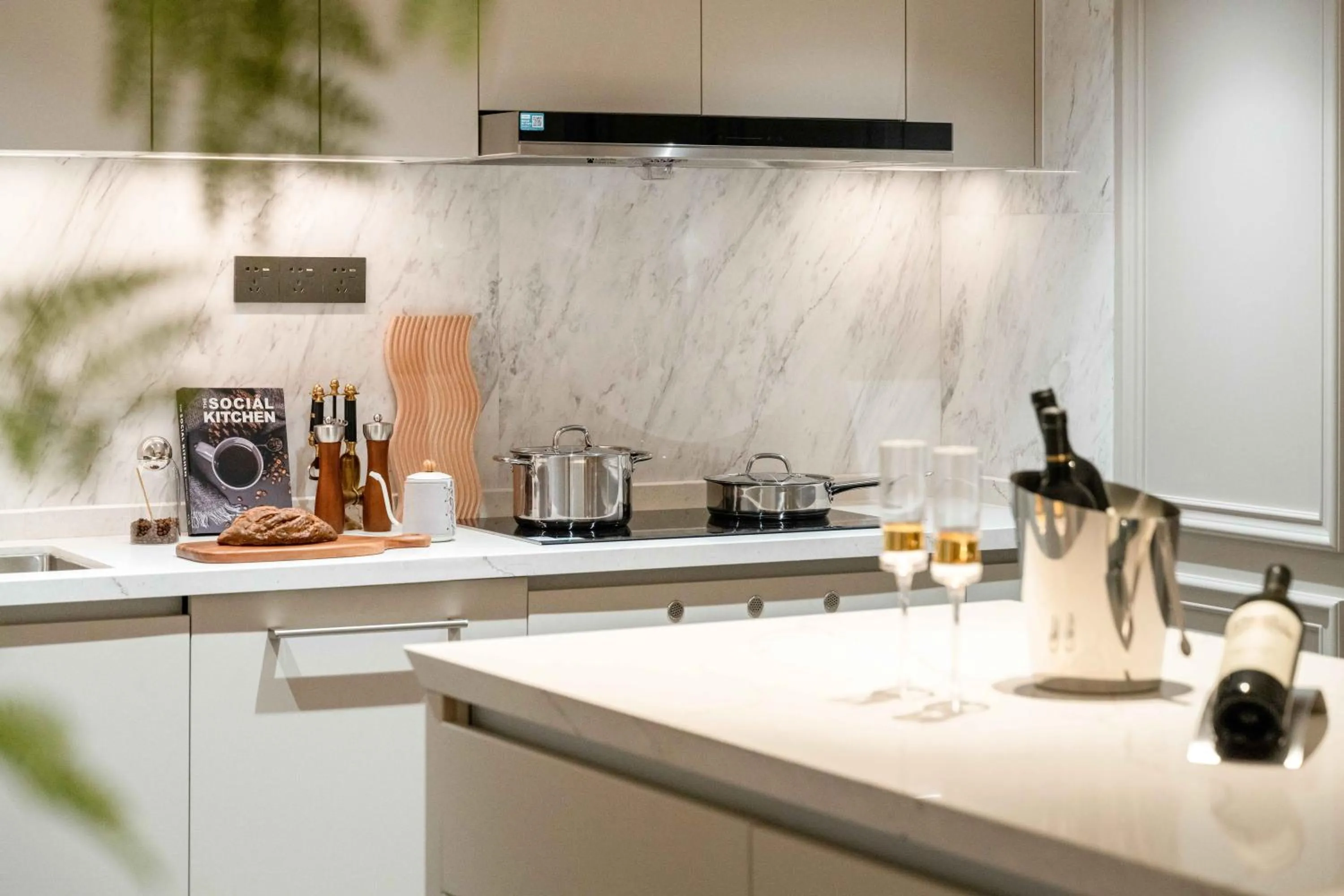 Kitchen or kitchenette in CM+ Service Apartment Shenzhen Taige