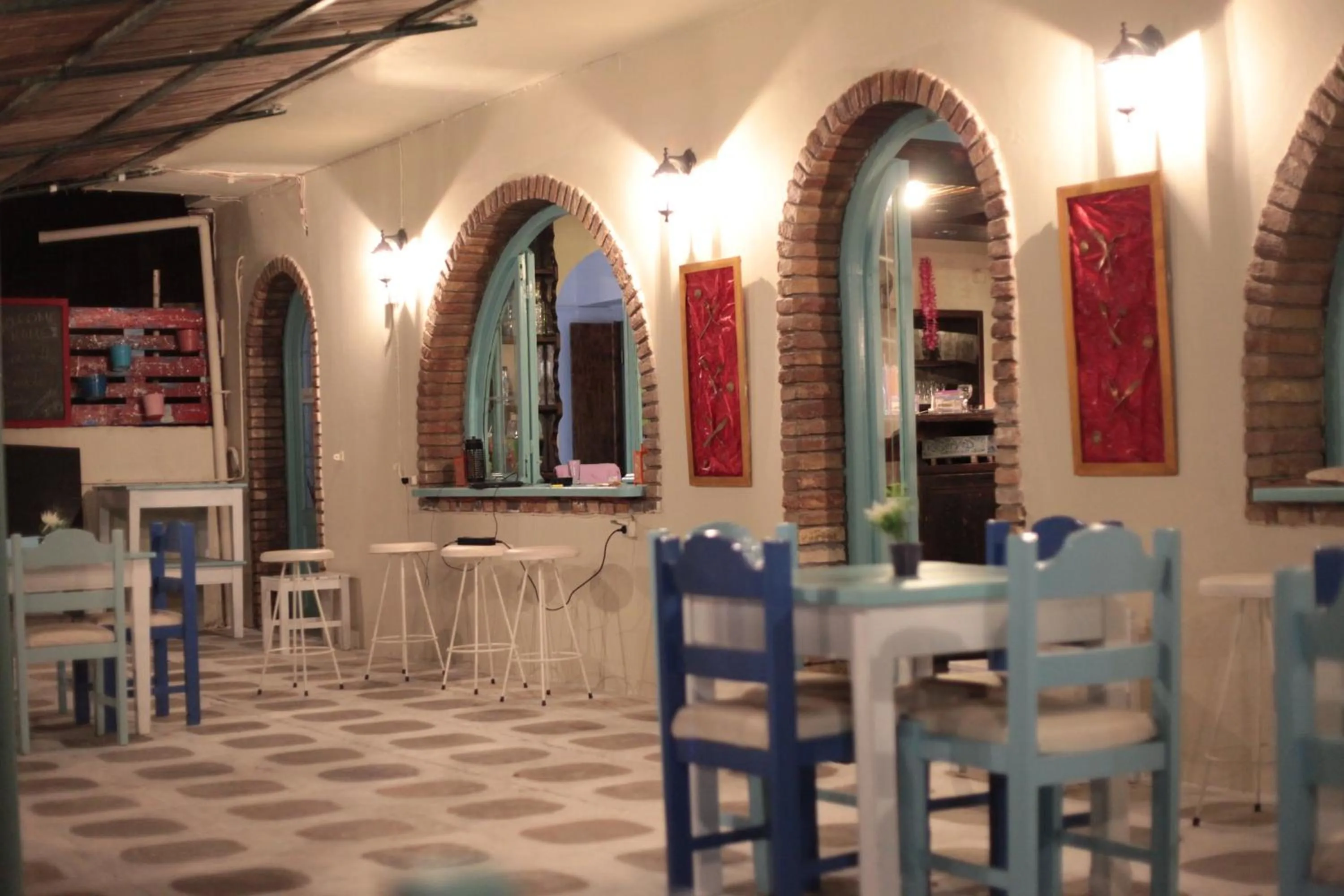 Restaurant/places to eat in Avra Budget Beach Rooms