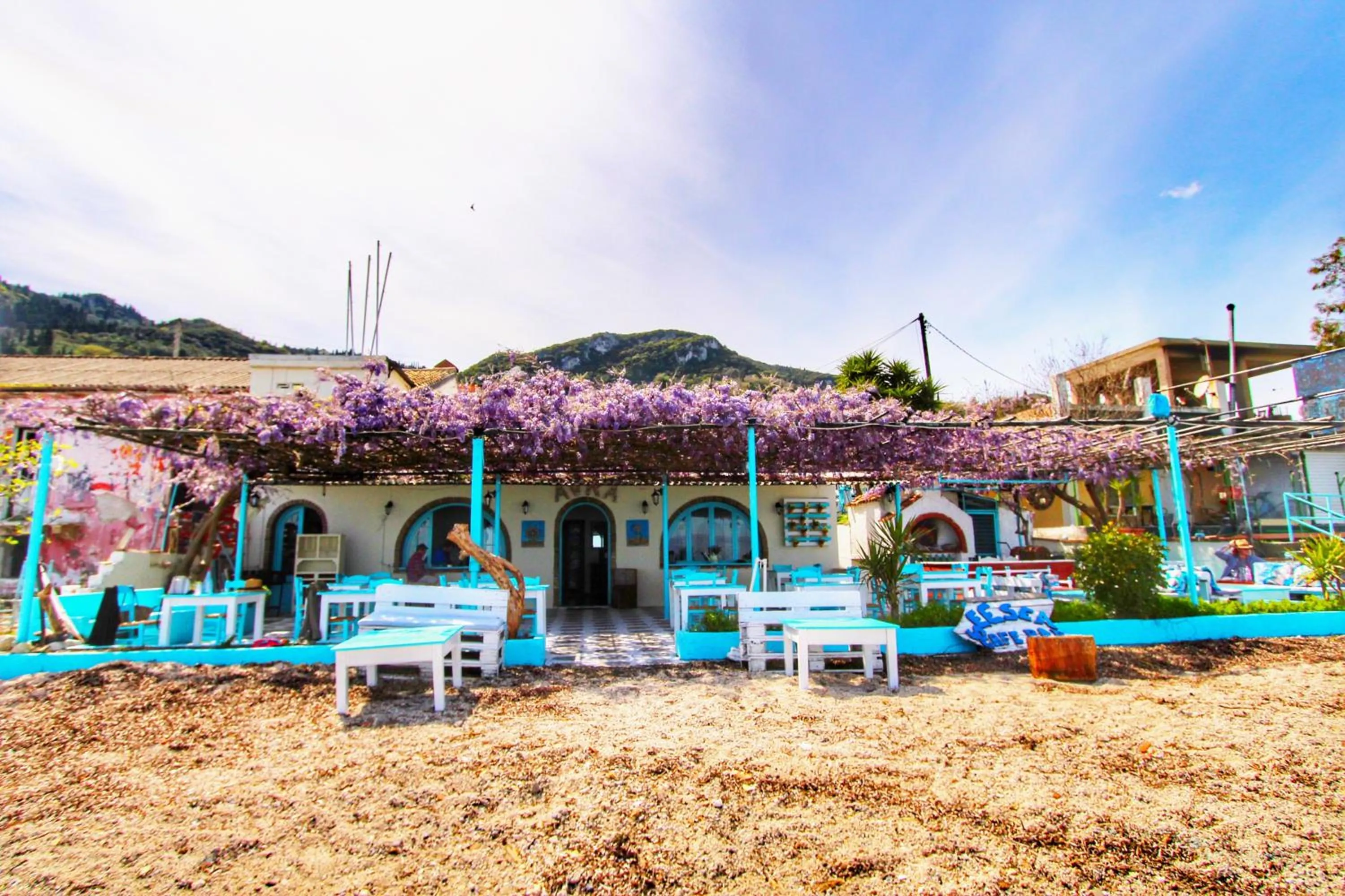 Restaurant/places to eat in Avra Budget Beach Rooms