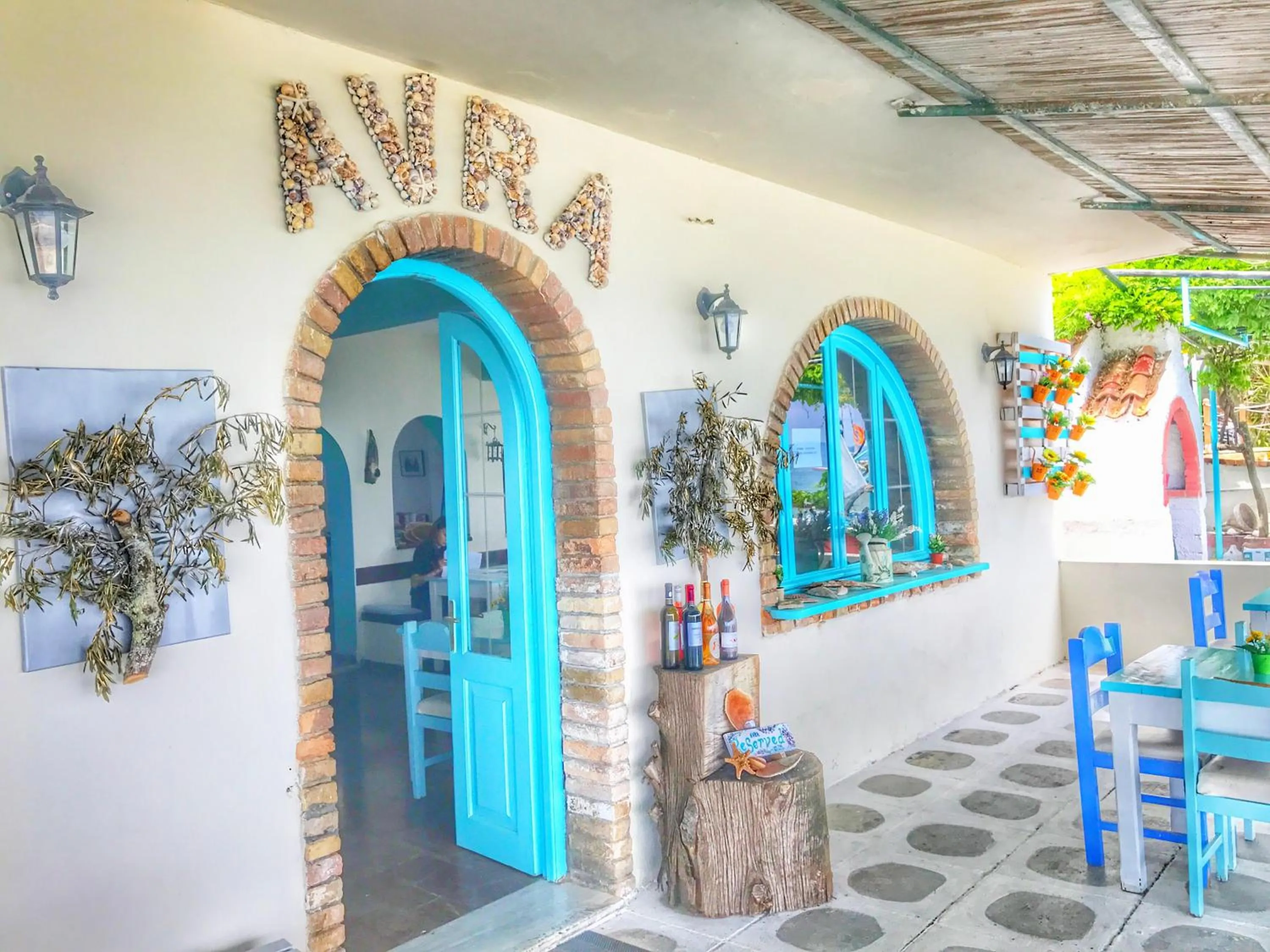 Restaurant/places to eat in Avra Budget Beach Rooms