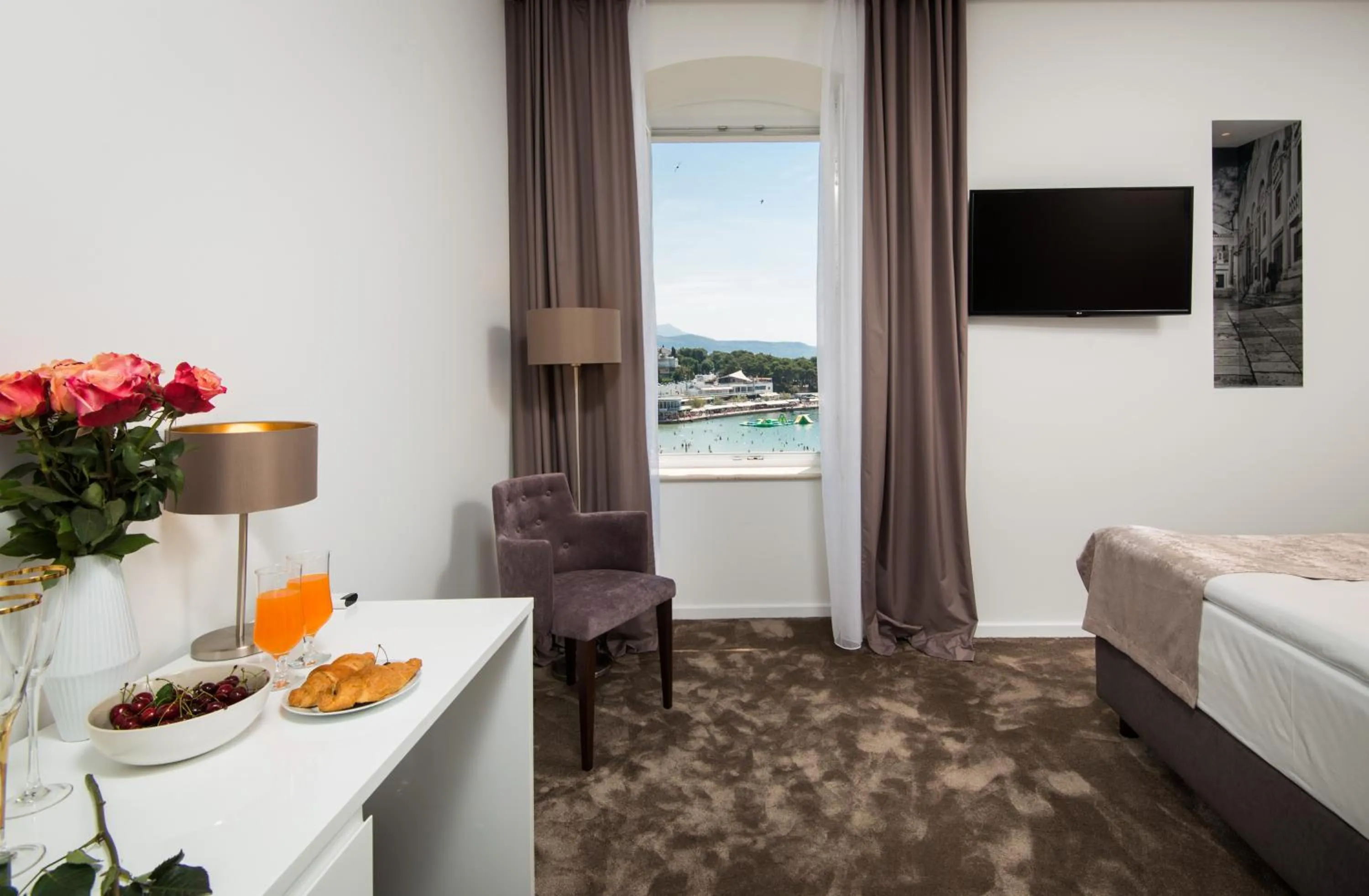 Bedroom, Bed in Dream Luxury Rooms