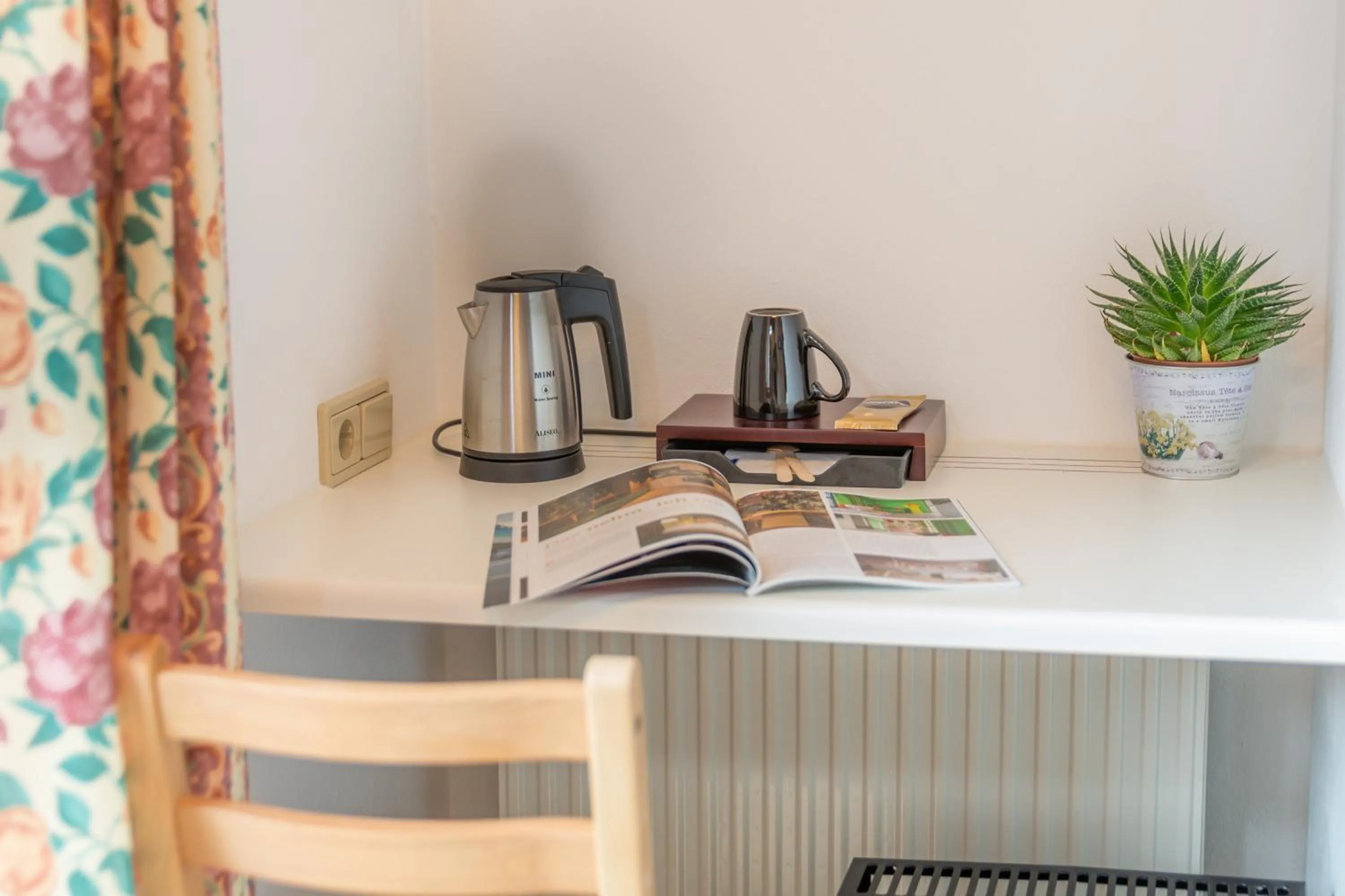 Coffee/tea facilities in Appartement- und Wellnesshotel Charlotte - 3 Sterne Superior