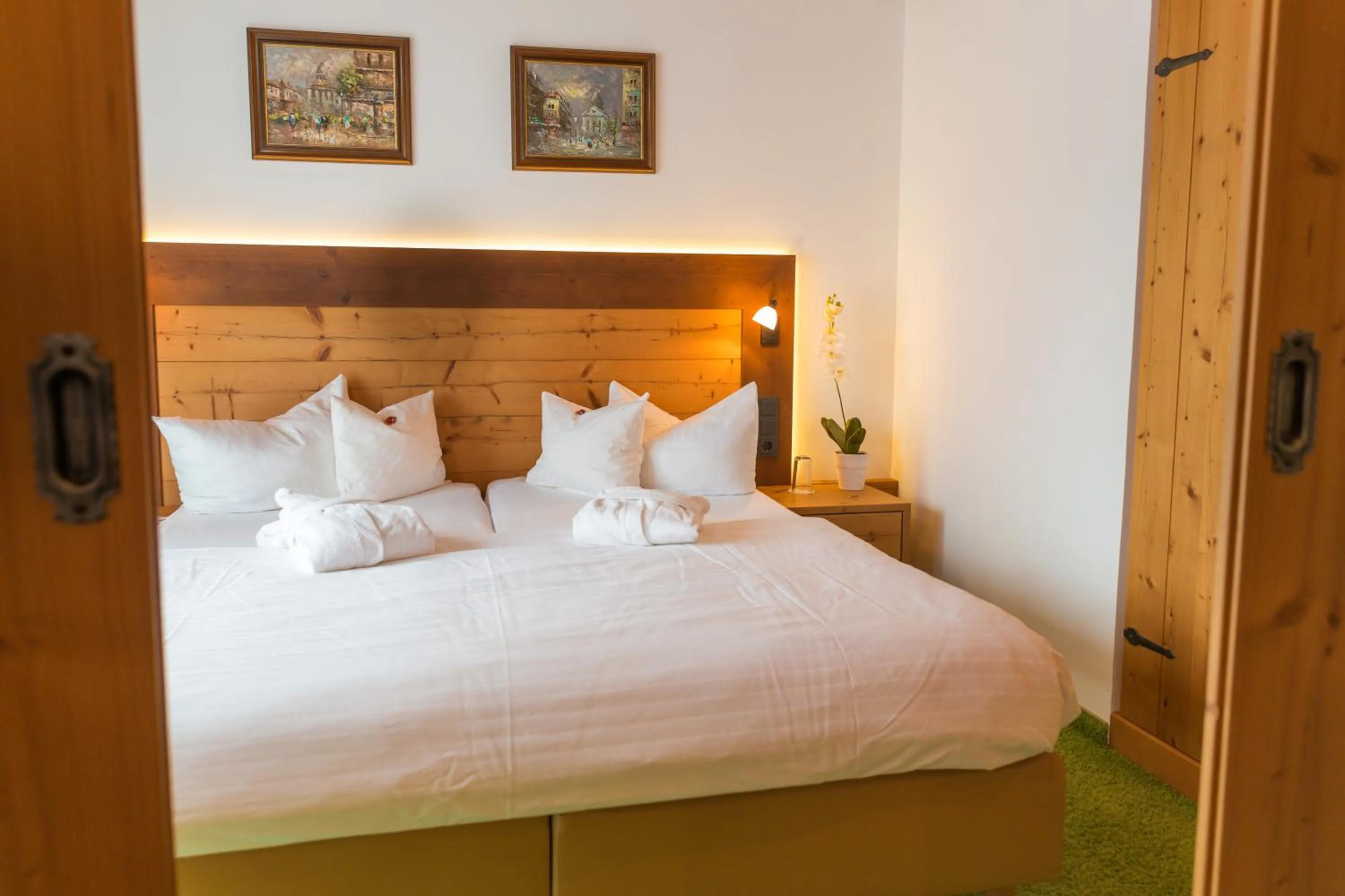 Bed in Appartement- und Wellnesshotel Charlotte - 3 Sterne Superior