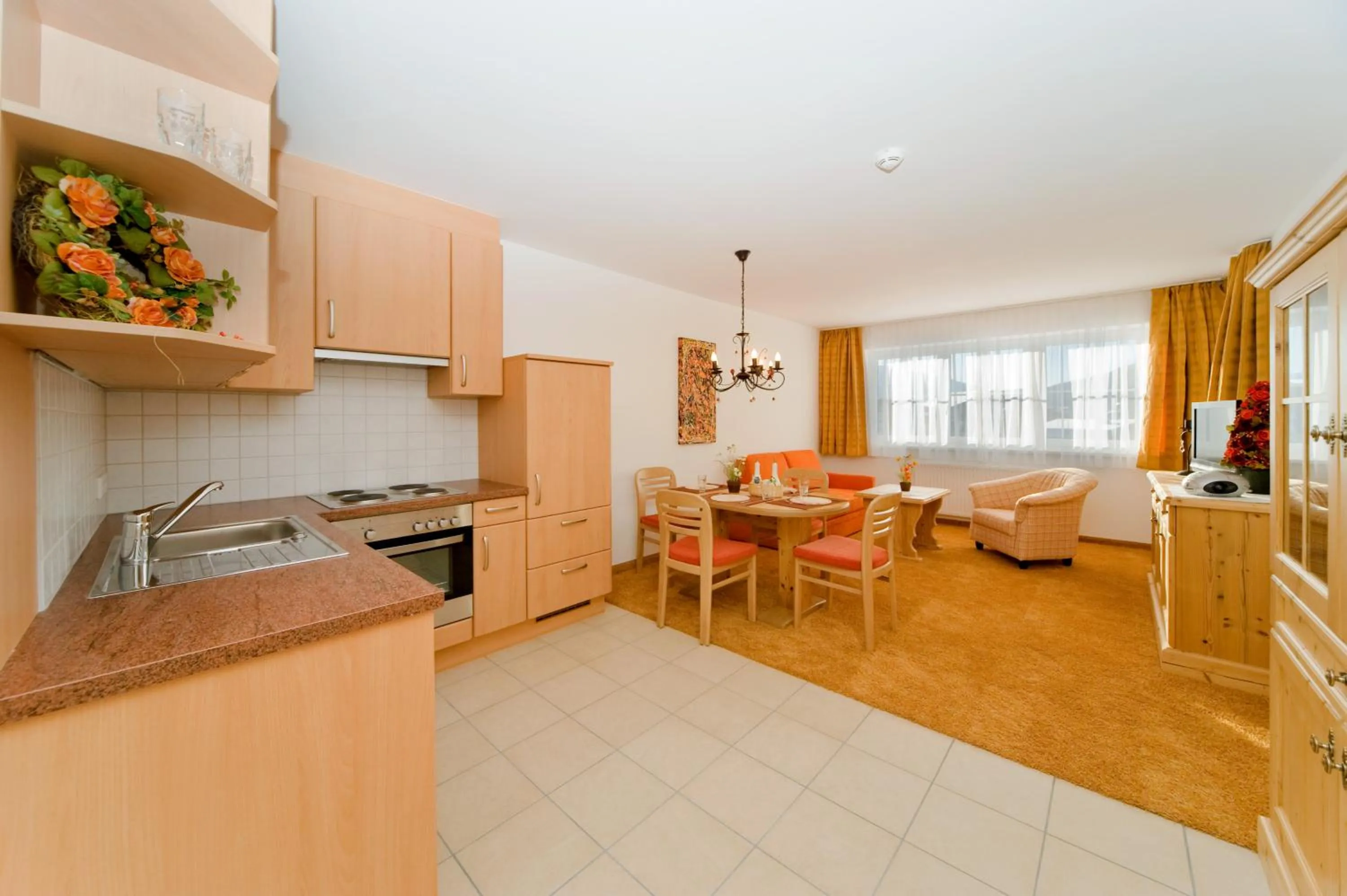 Kitchen or kitchenette in Appartement- und Wellnesshotel Charlotte - 3 Sterne Superior