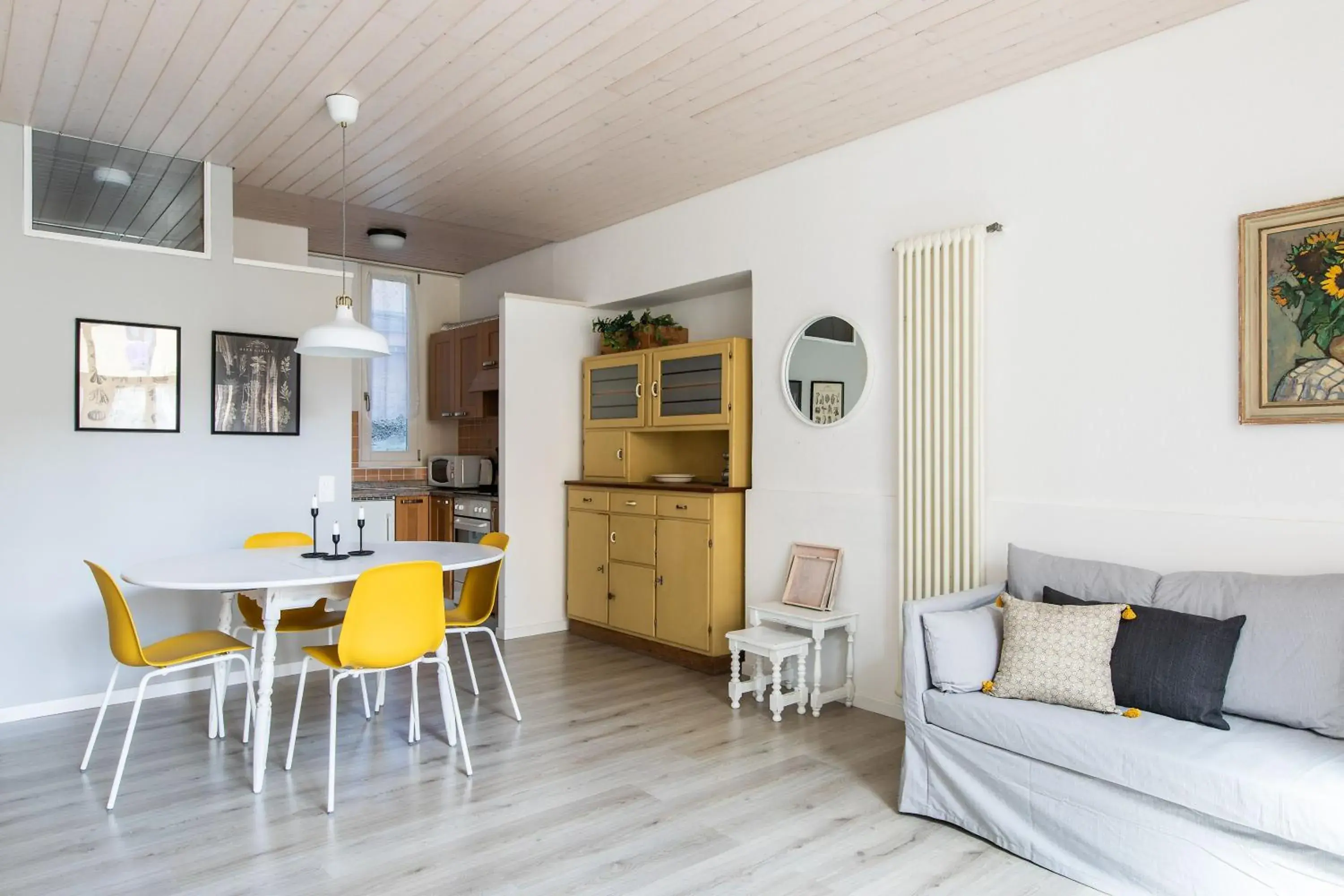 Rose Apartment by Quokka 360 - refined two-bedroom apartment with garden Rose Apartment by Quokka 360 - refined two-bedroom apartment with garden