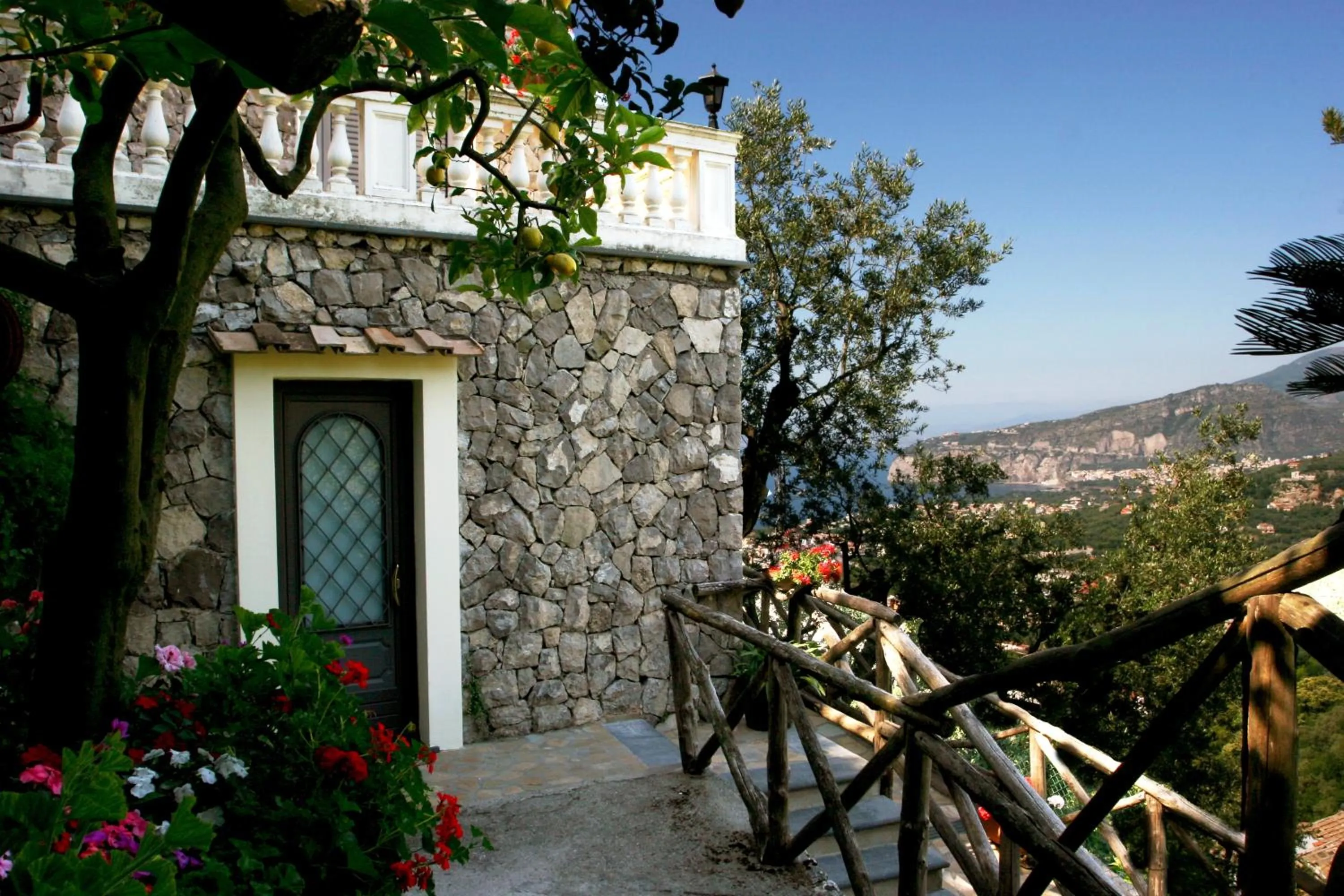 Facade/entrance in Casarufolo Paradise