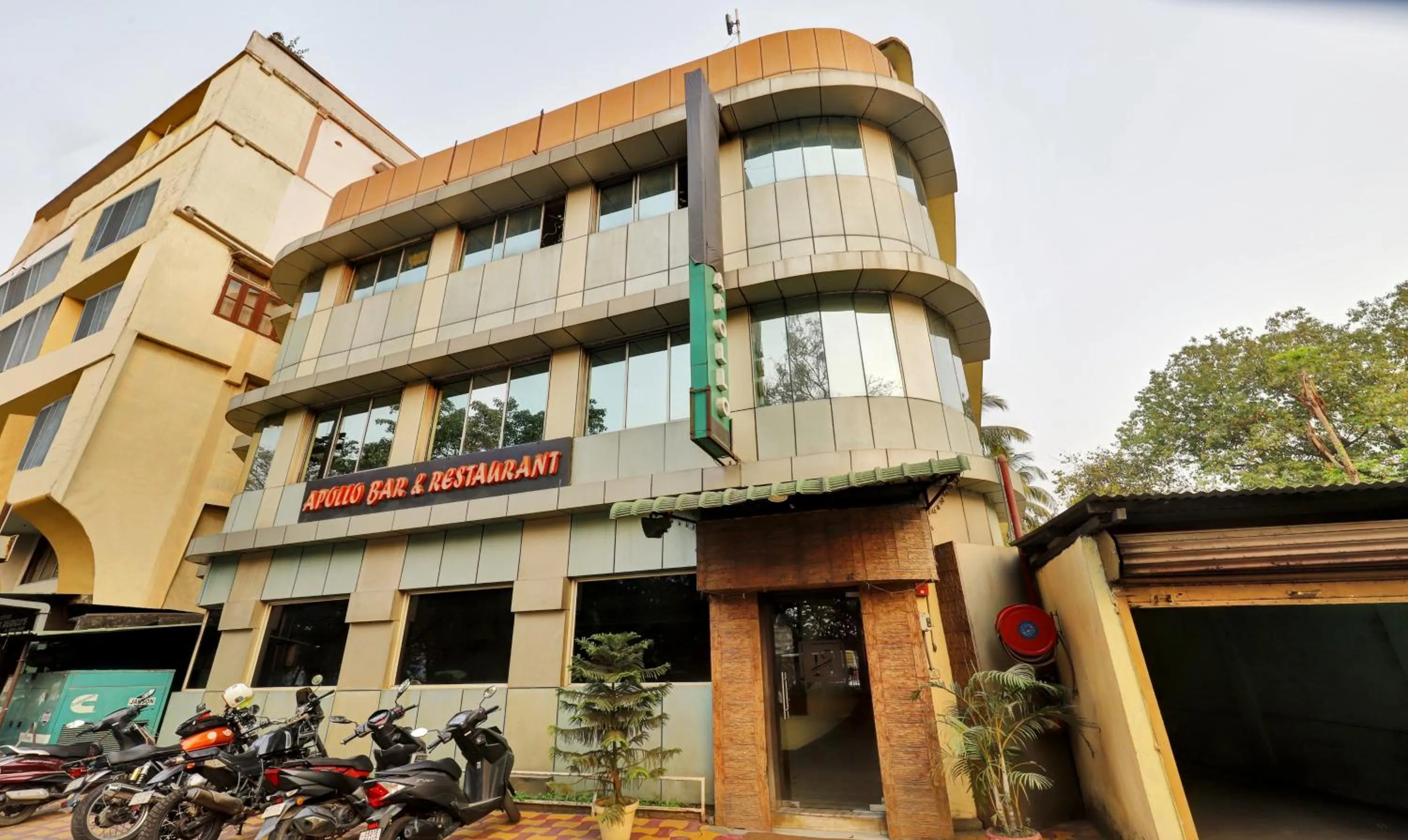 Property building in Treebo Apollo