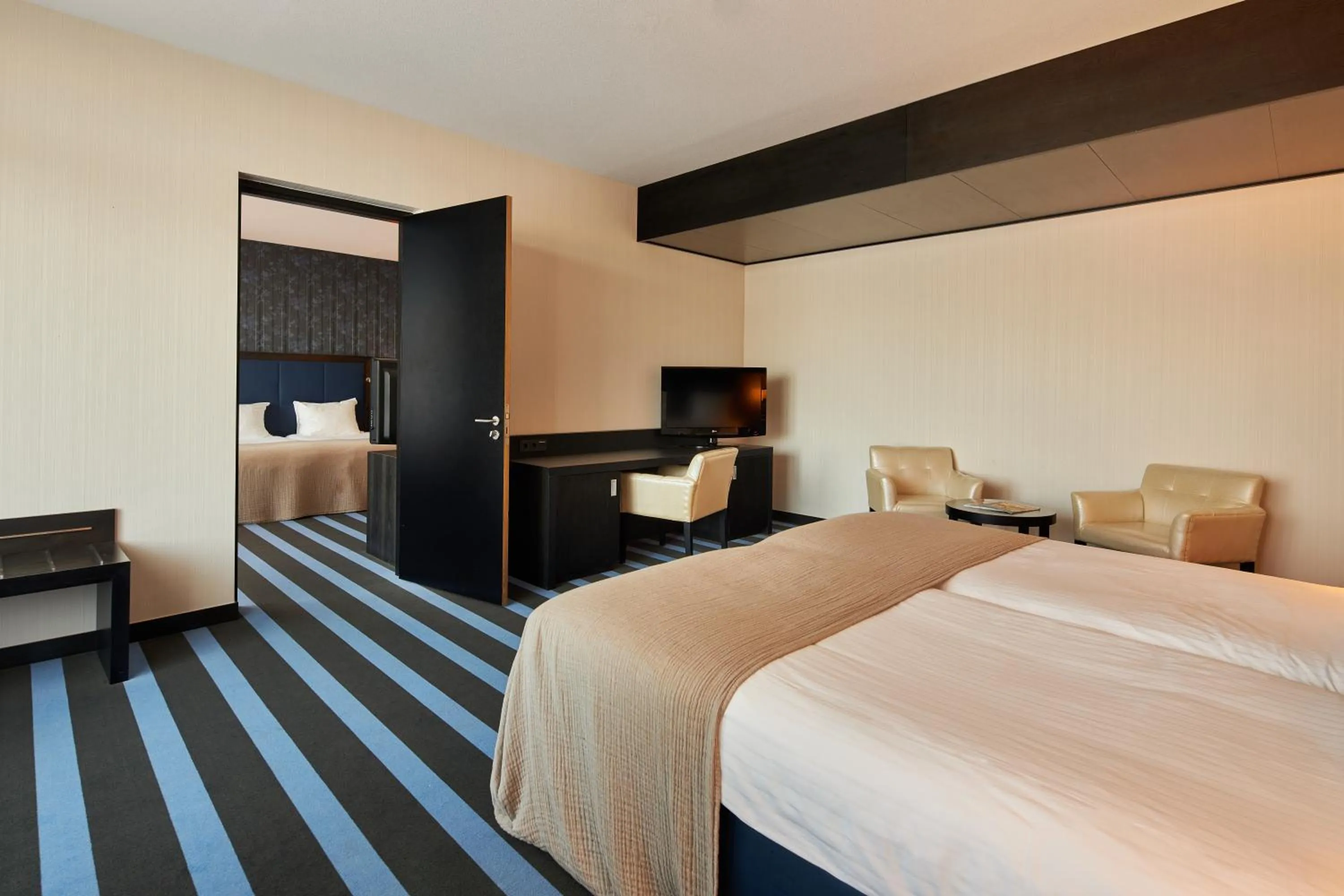 Bedroom, Bed in Van der Valk Hotel Sneek