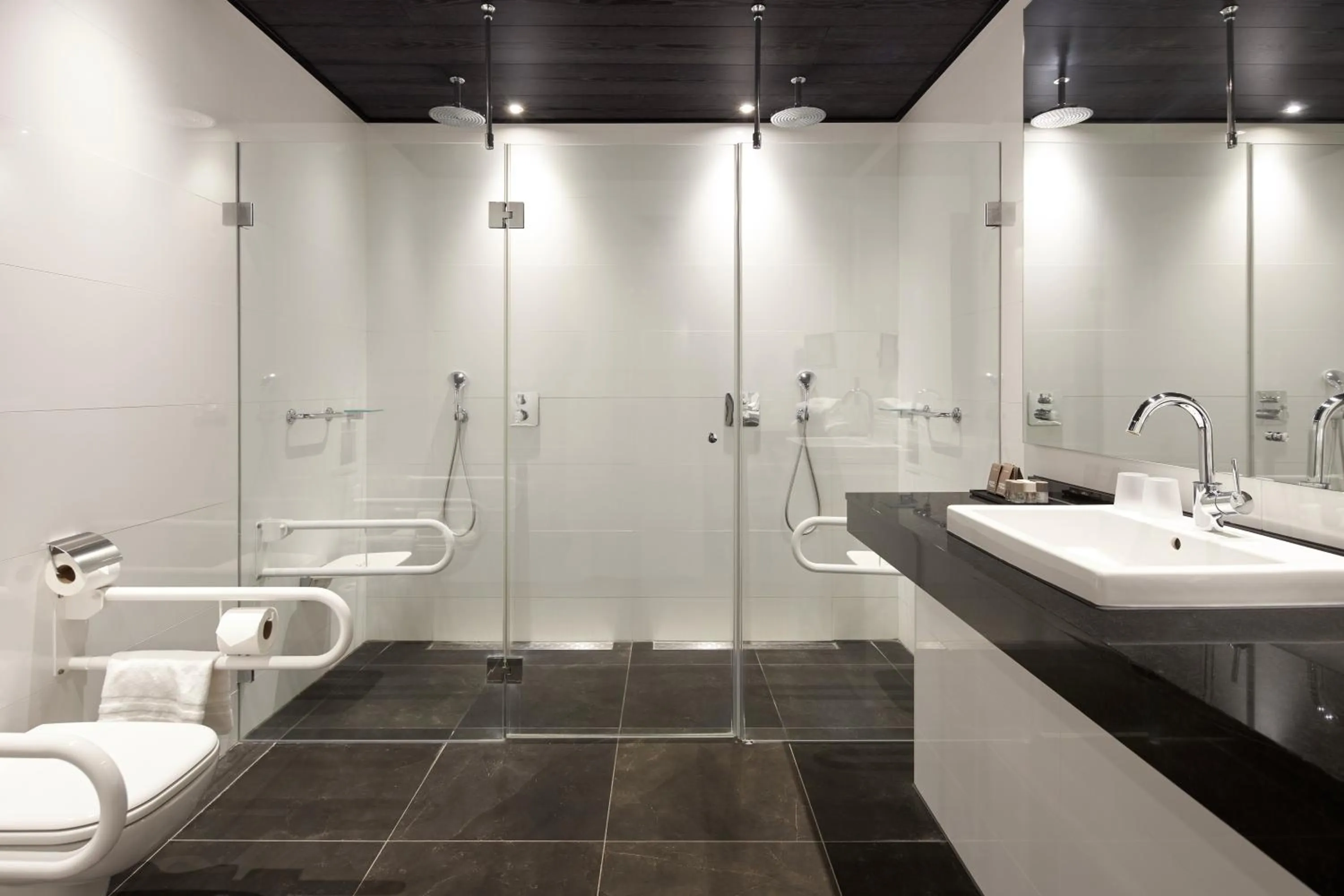 Shower in Van der Valk Hotel Sneek