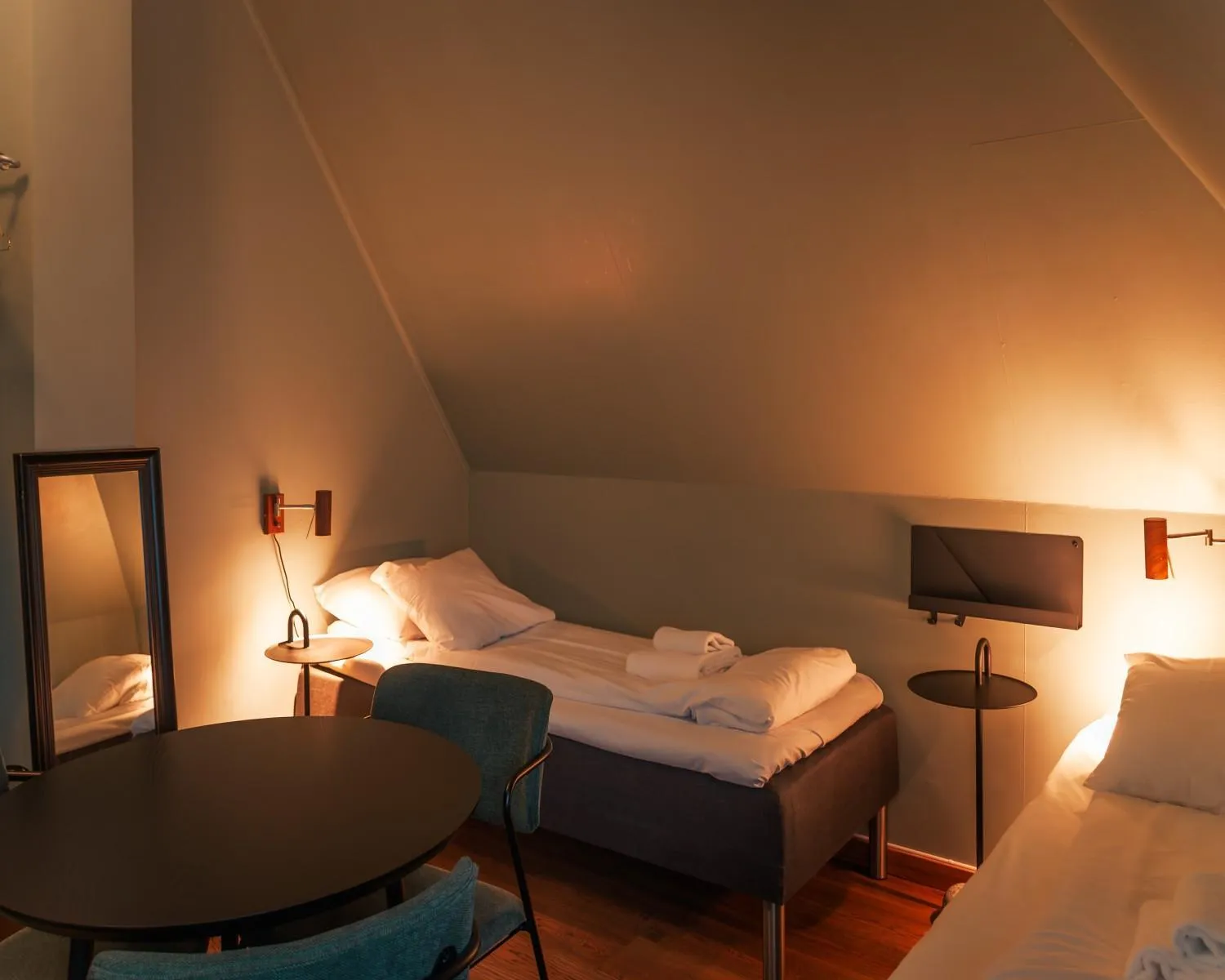 Bedroom, Bed in Trolltunga Hotel