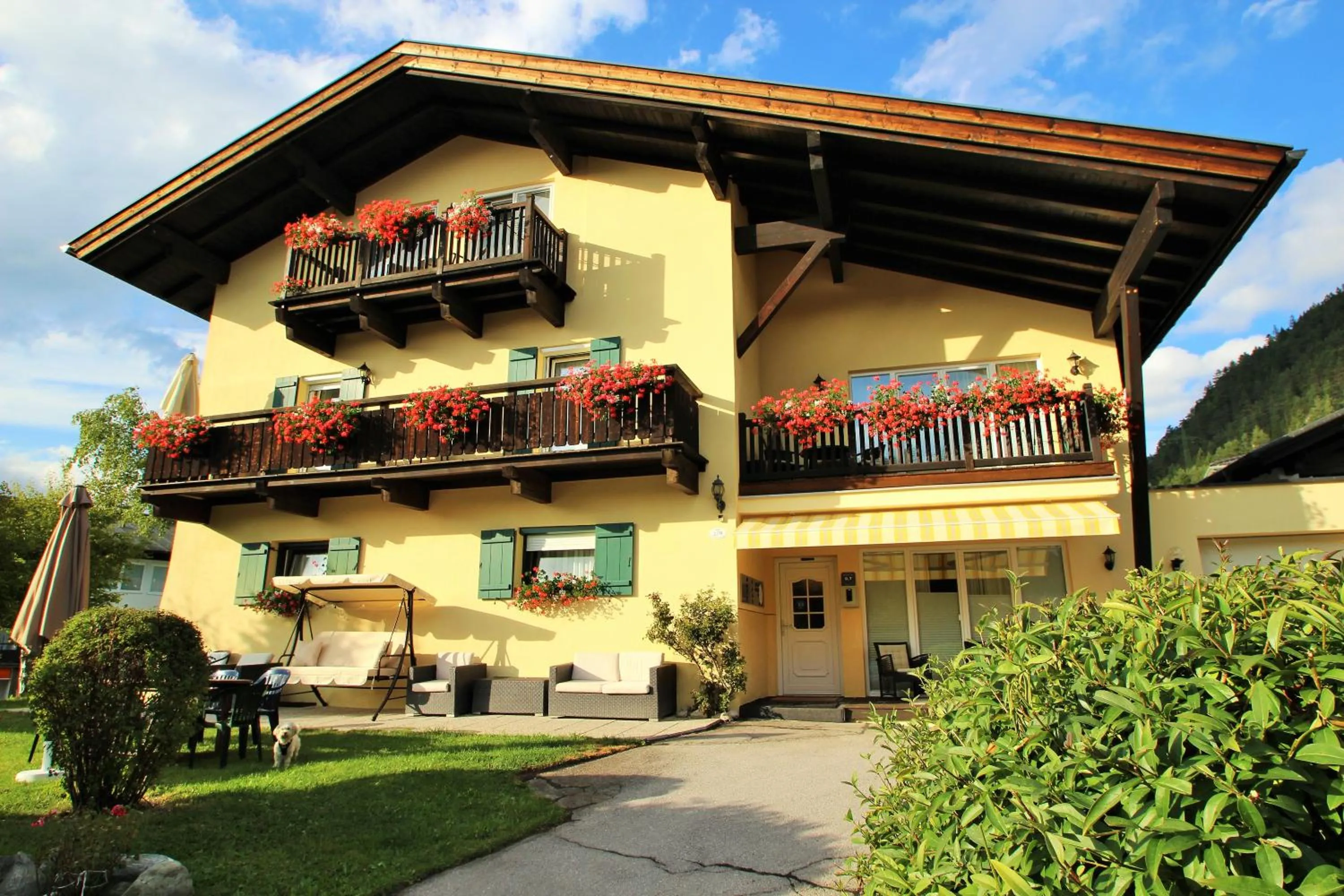 Property building in Alpenlandhaus Menardi