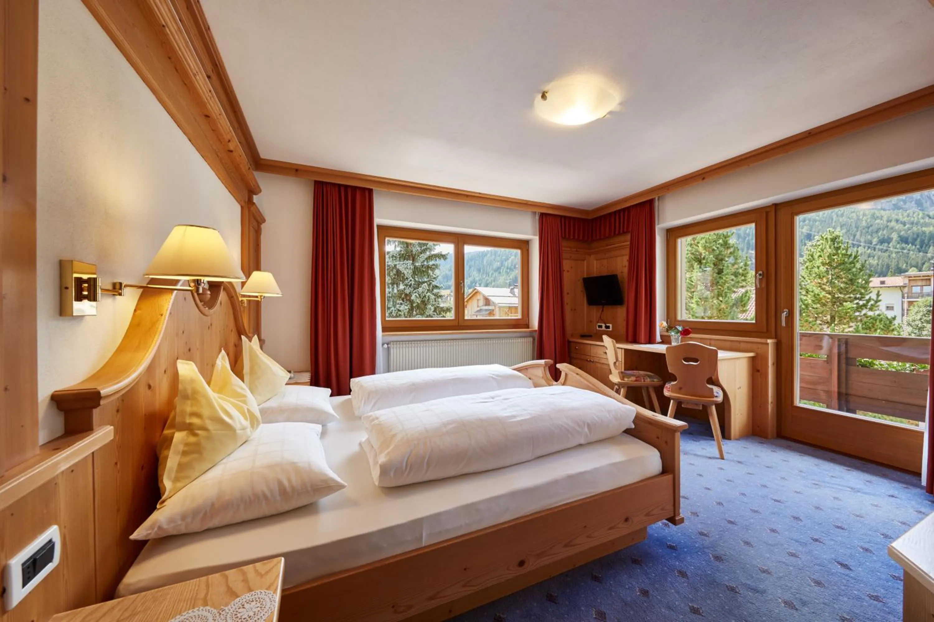 Photo of the whole room, Bed in La Cianò