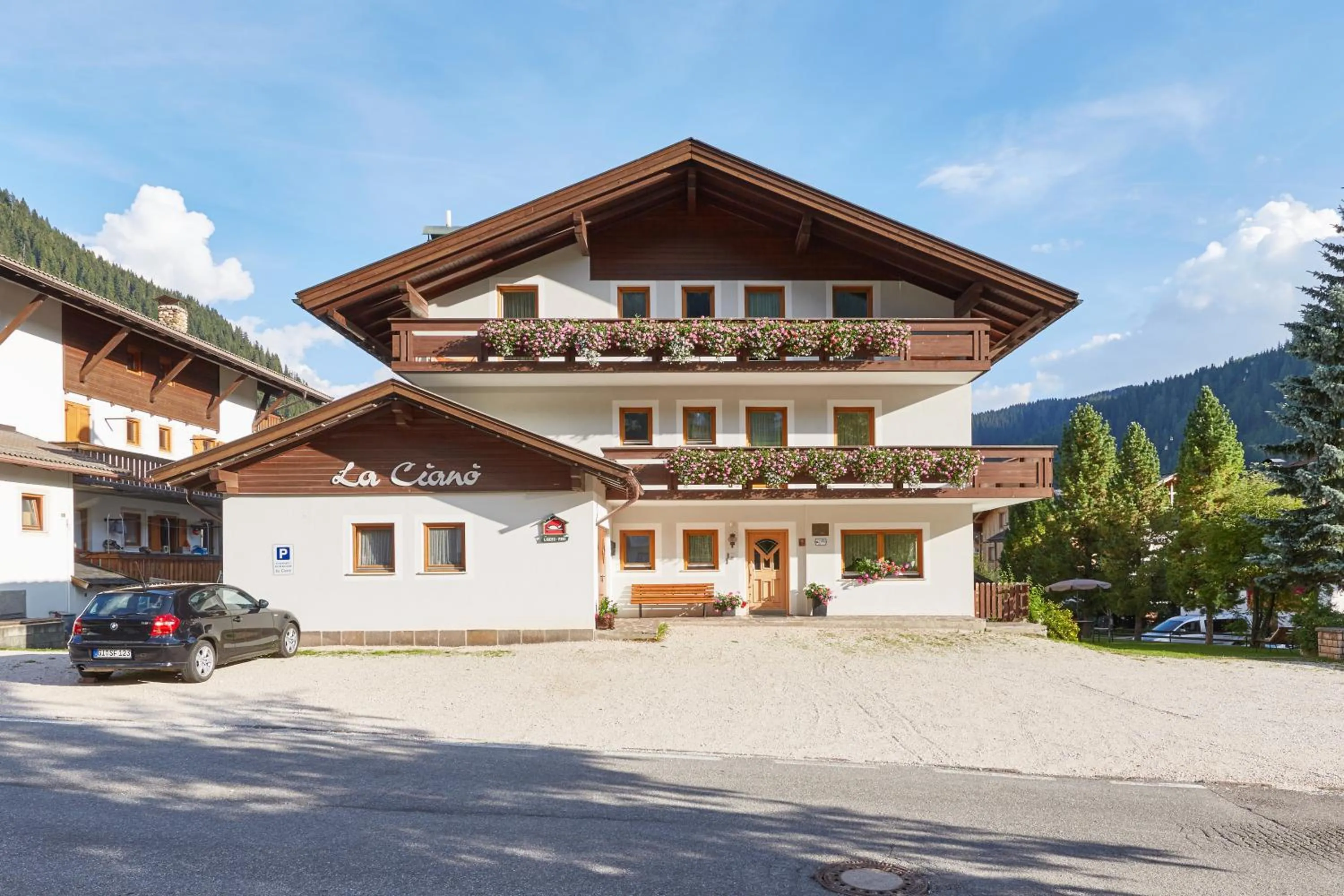 Facade/entrance in La Cianò