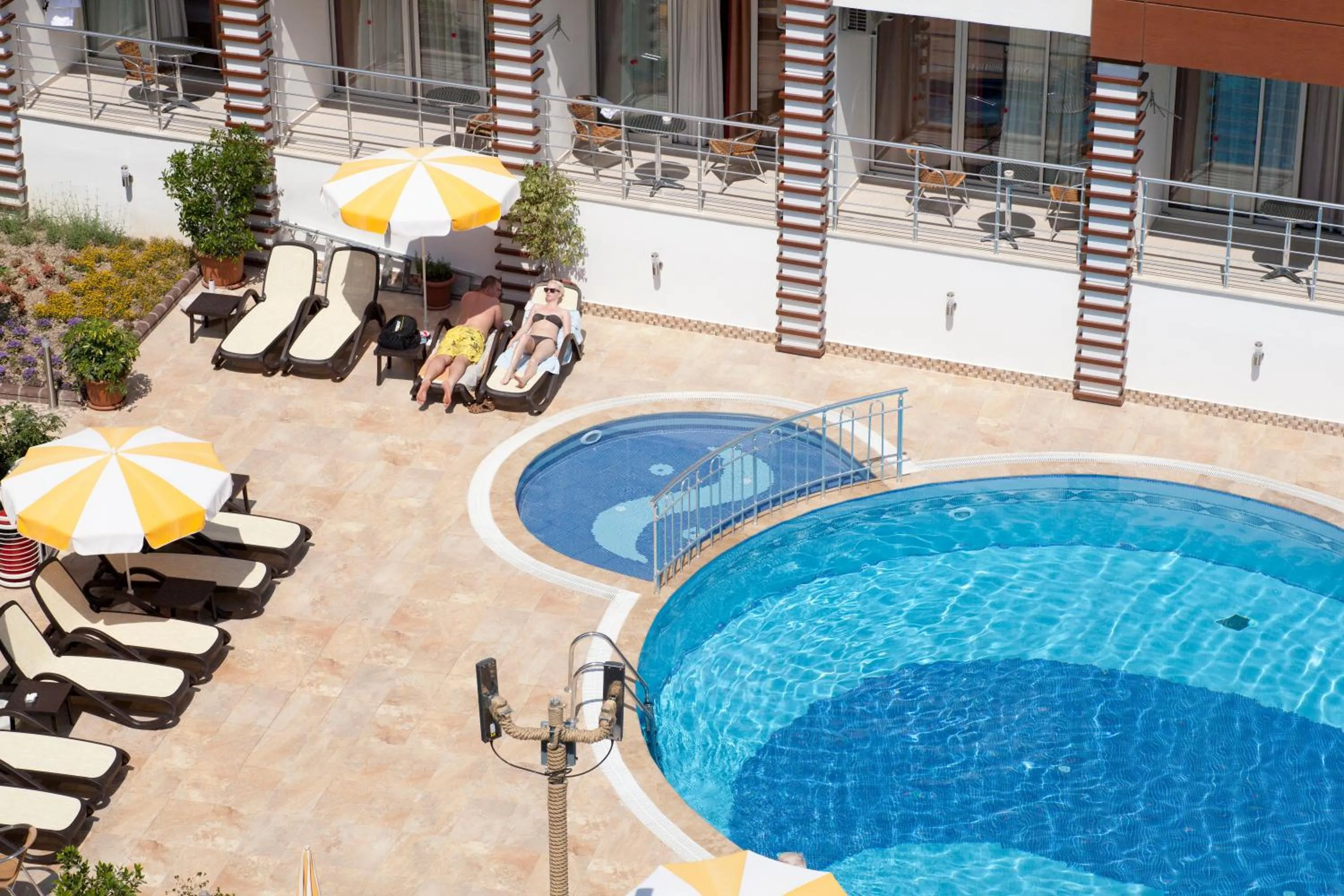 Swimming pool in Gardenia Hotel