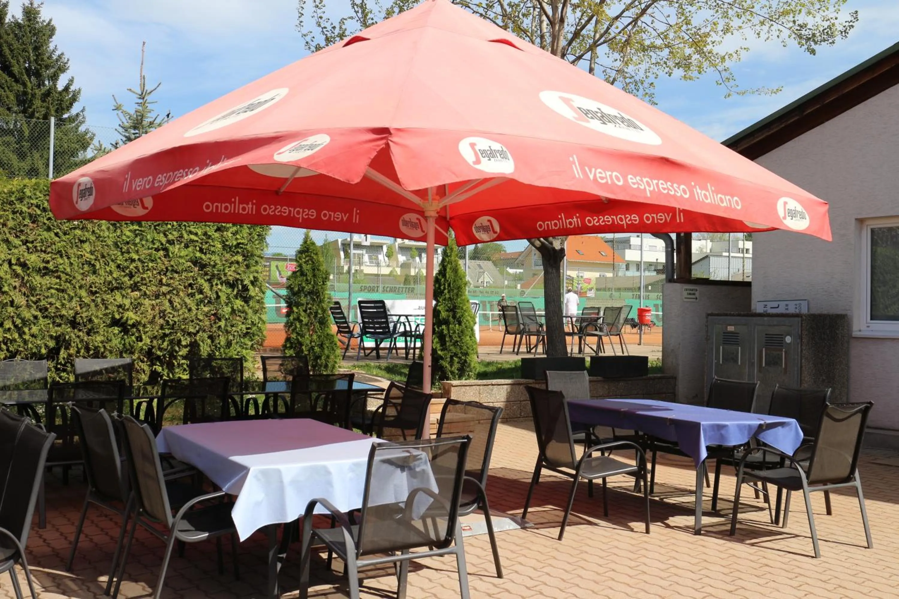 Patio in CenterCourt Hotel