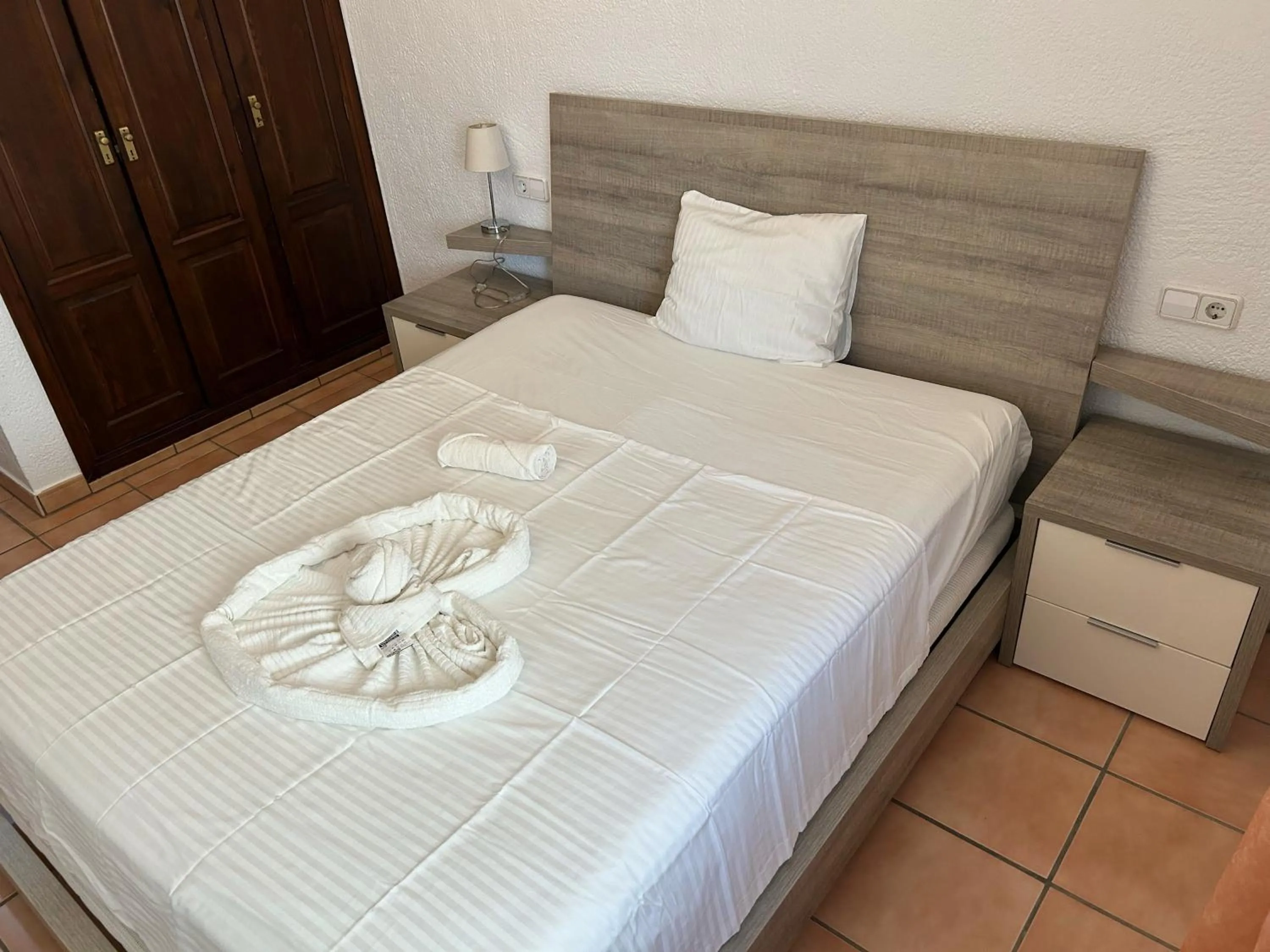 Photo of the whole room, Bed in Meerblick & Pool! Traumhaftes Reihenhaus am Strand