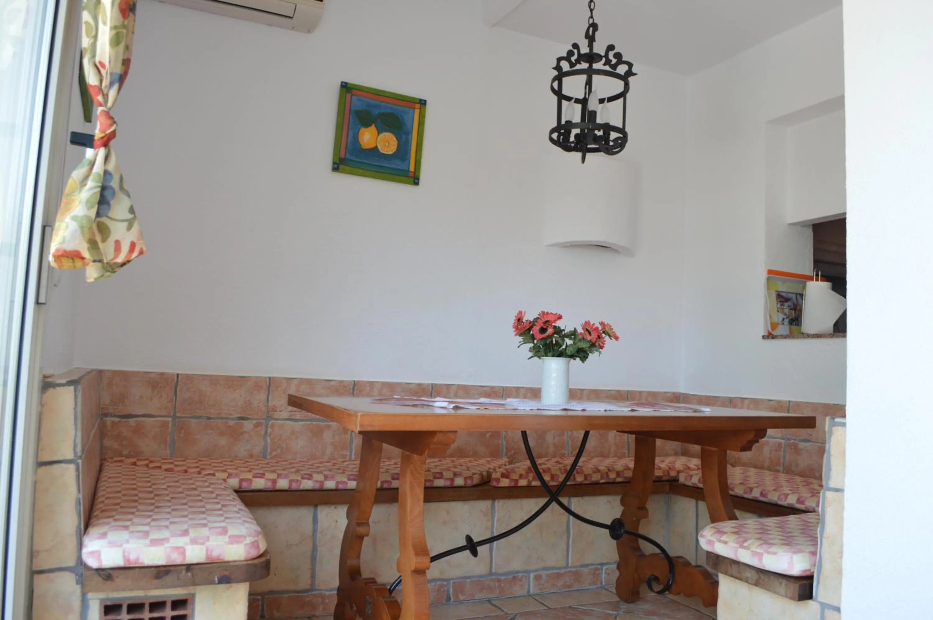 Dining area in Meerblick & Pool! Traumhaftes Reihenhaus am Strand
