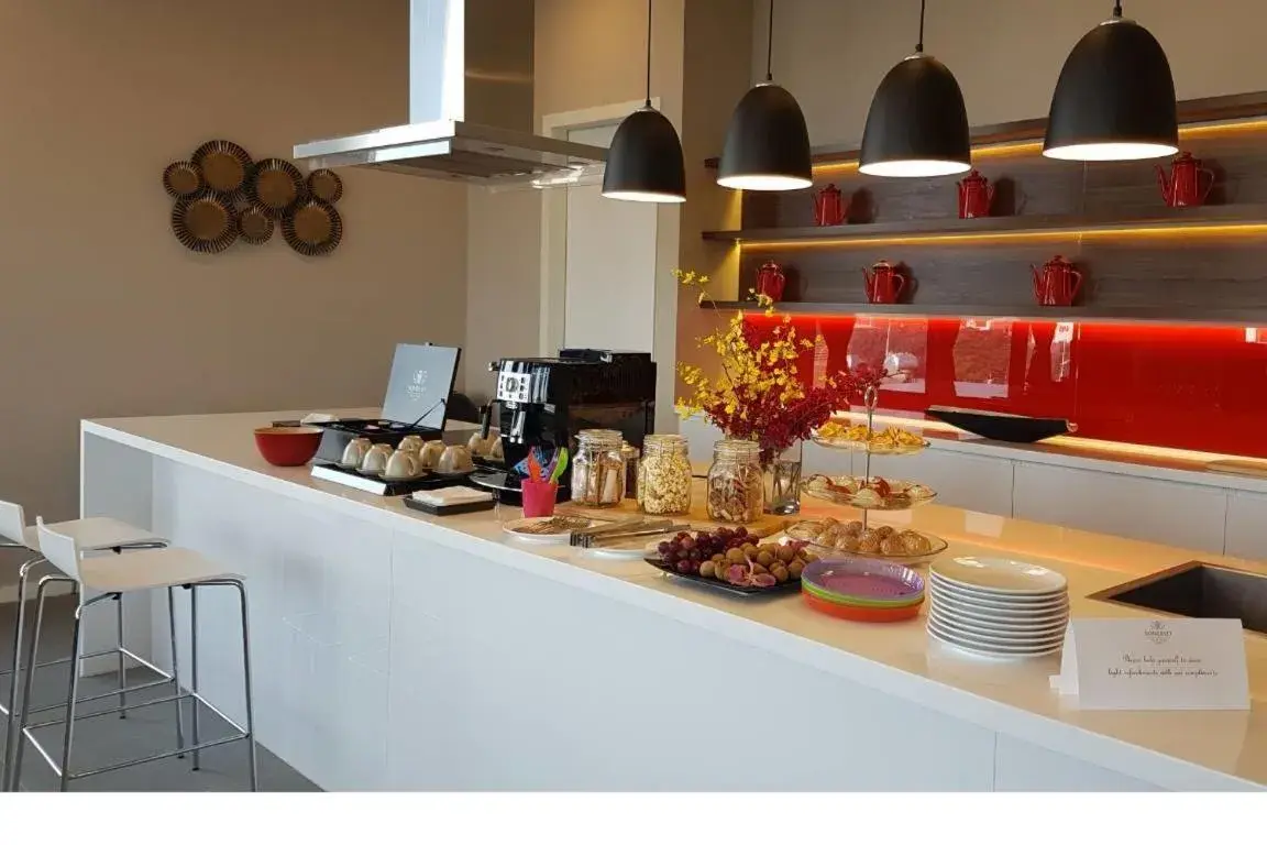 Restaurant/places to eat in Somerset West Point Hanoi Restaurant/places to eat in Somerset West Point Hanoi