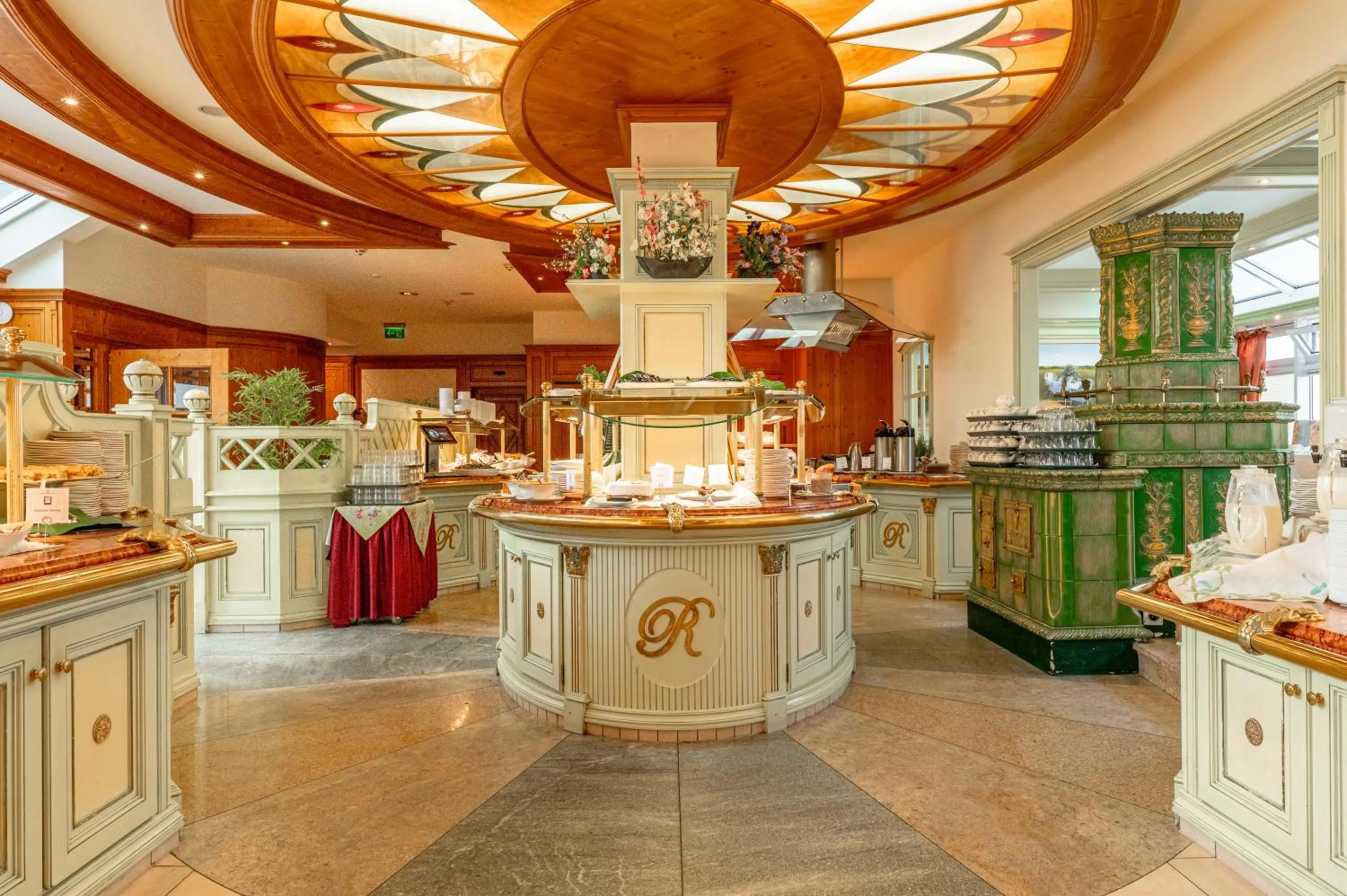 Restaurant/places to eat in Rugard Thermal Strandhotel