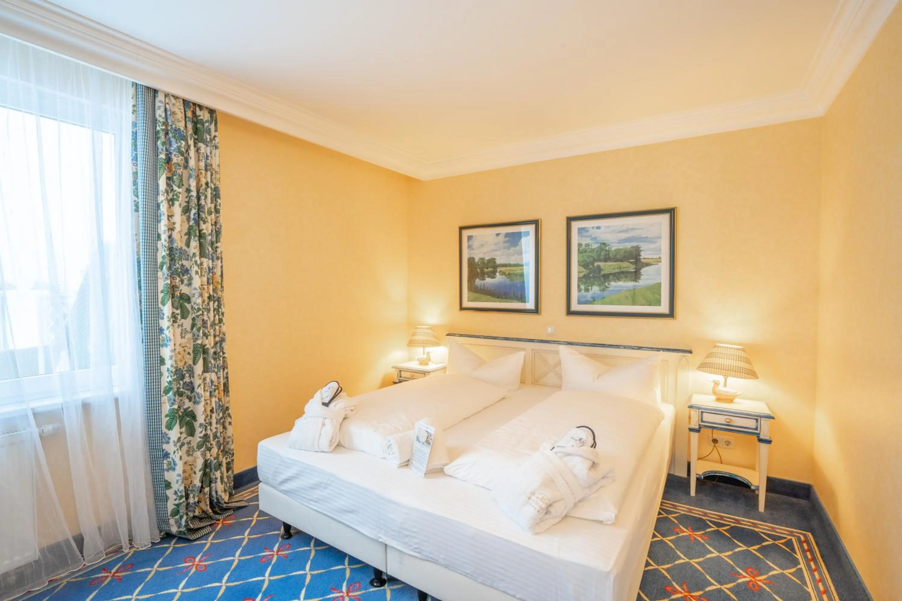 Bedroom, Bed in Rugard Thermal Strandhotel