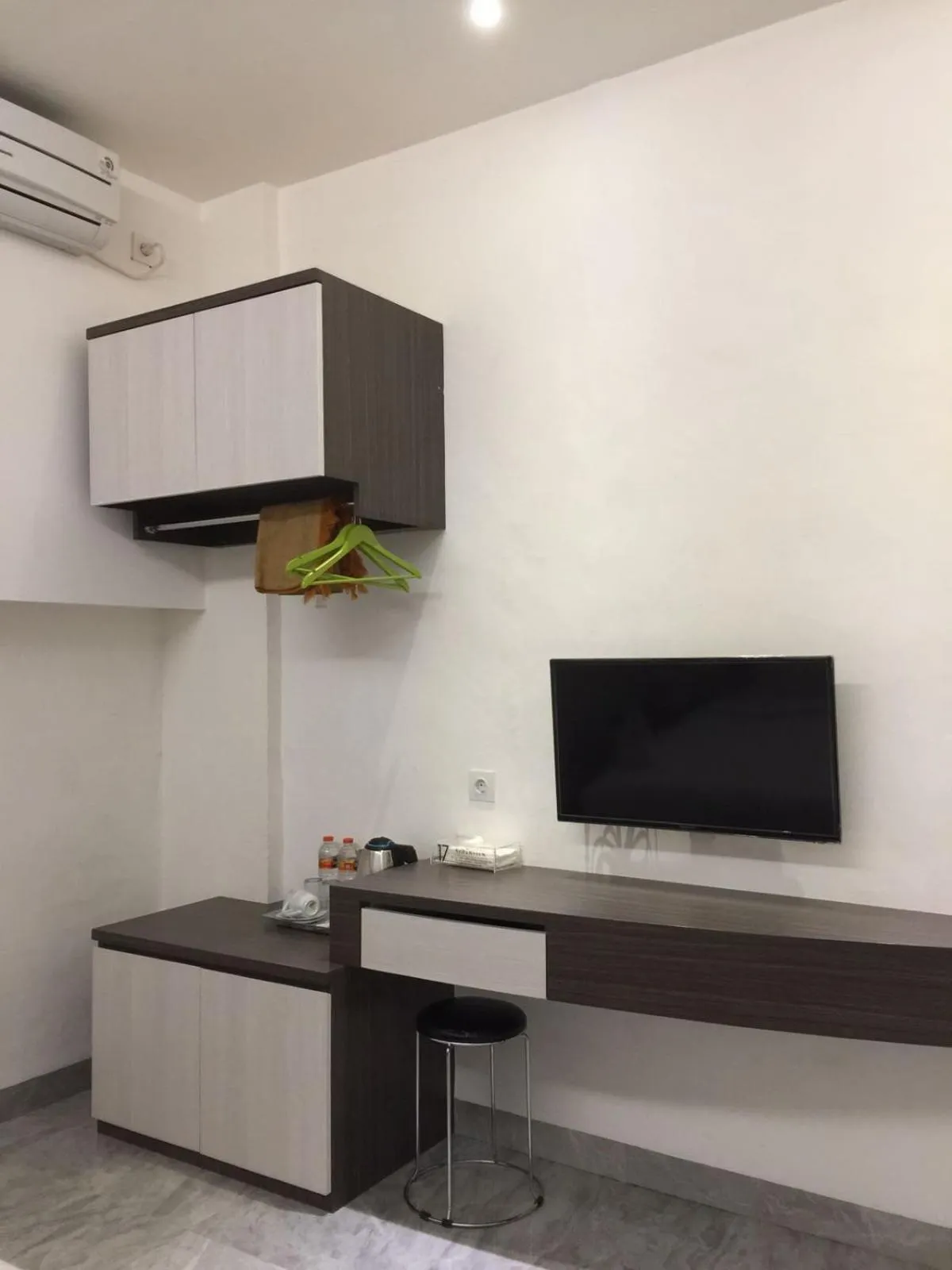 Shower in Seventeen Hotel